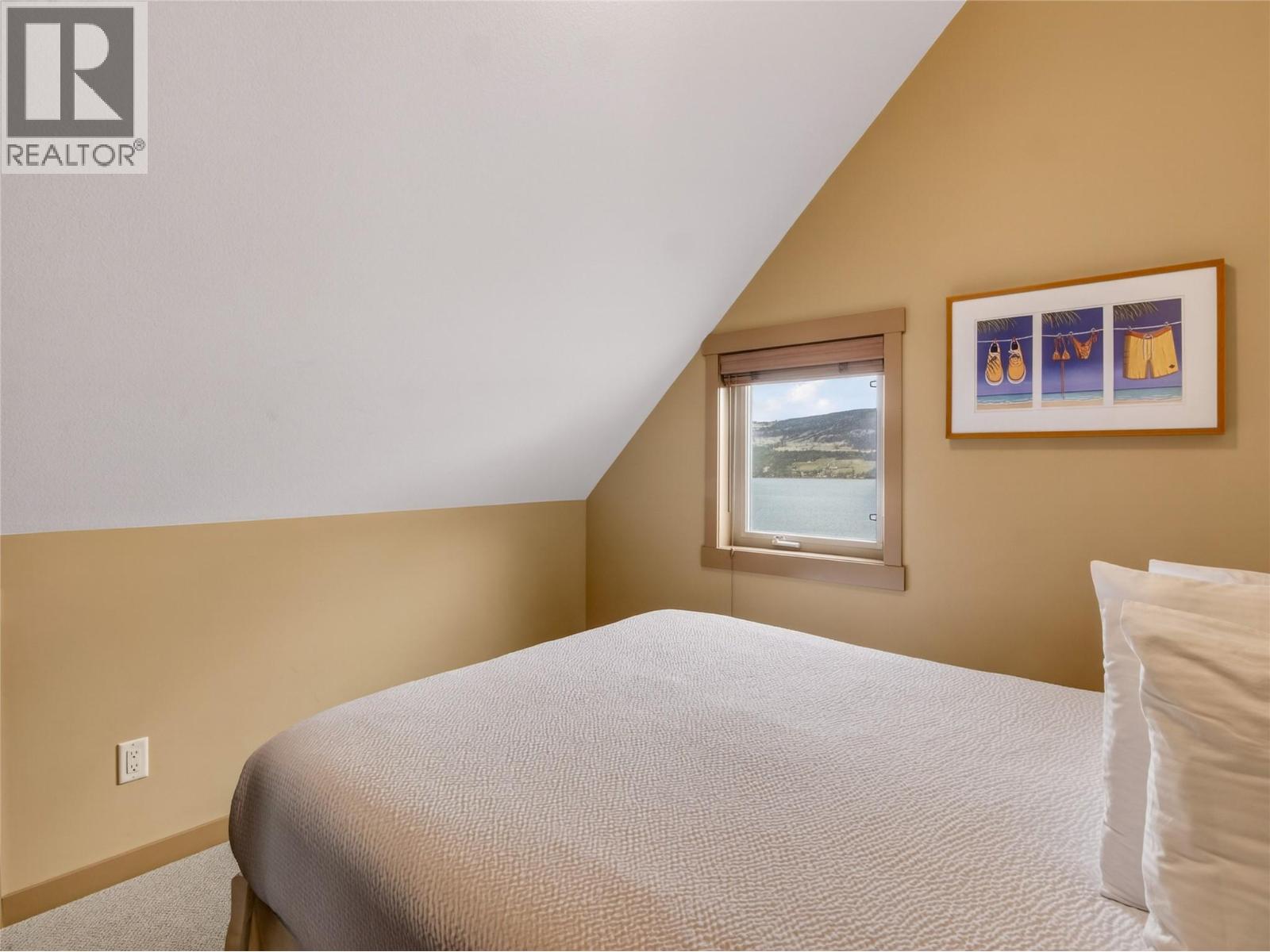 6774 LA PALMA Loop, Kelowna