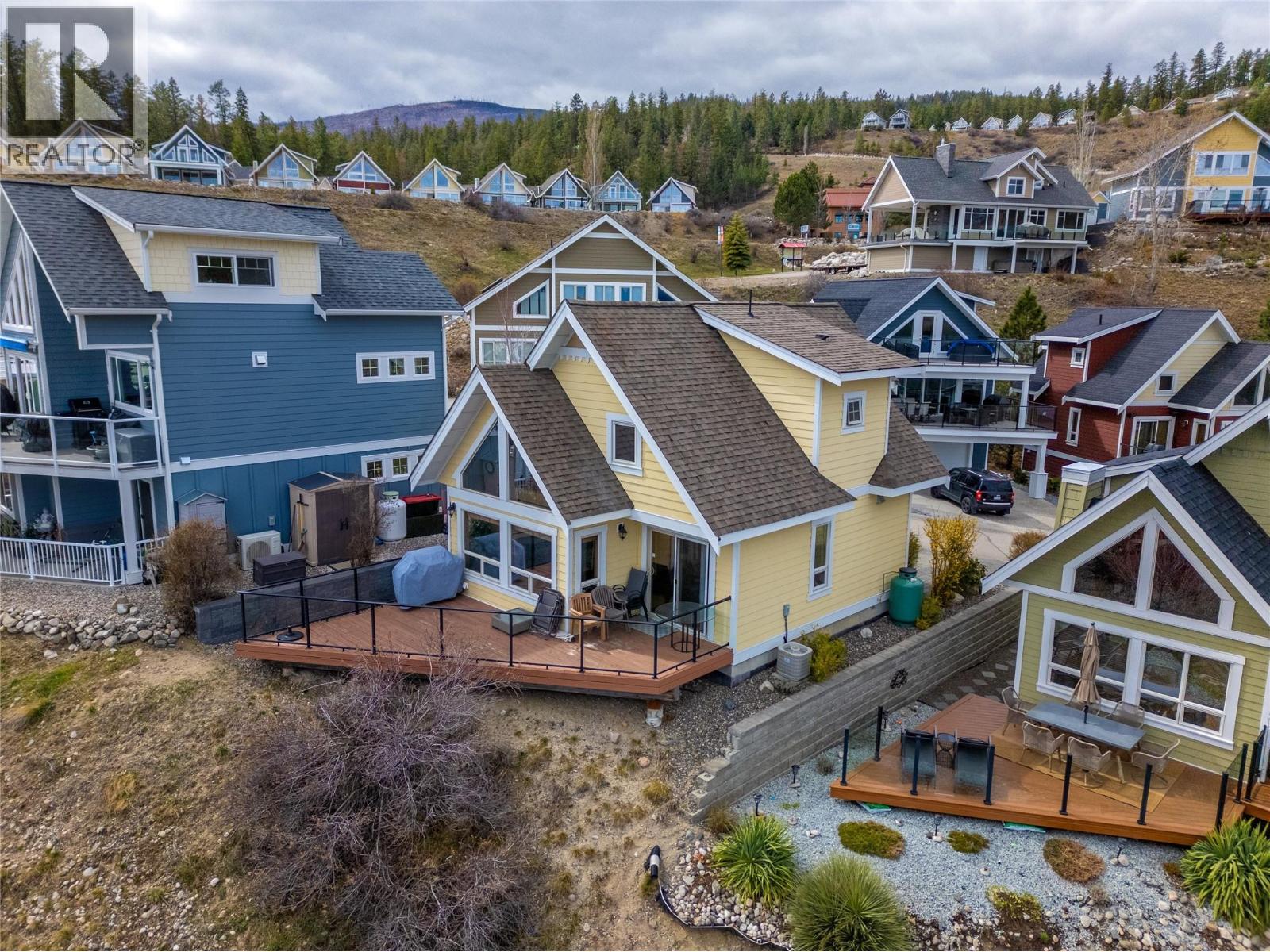 6774 LA PALMA Loop, Kelowna