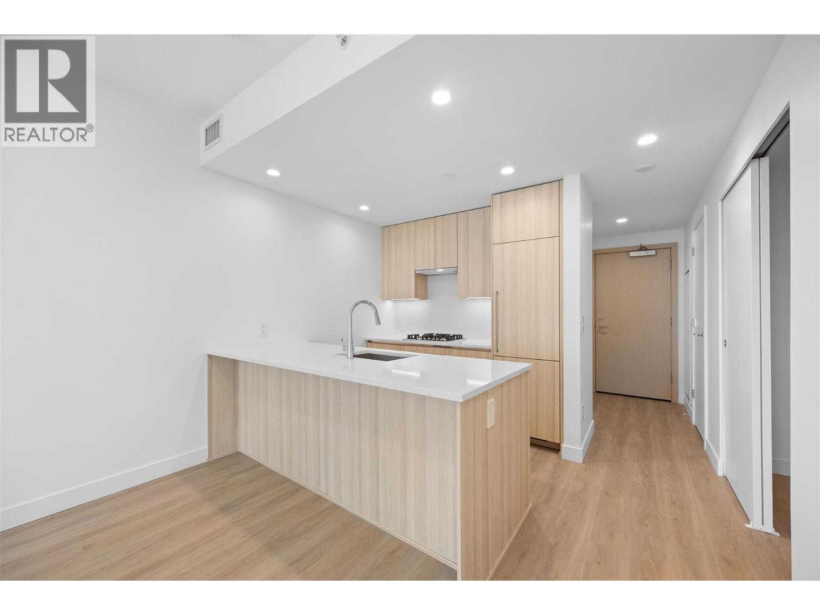 #1403 238 Leon Avenue - 7