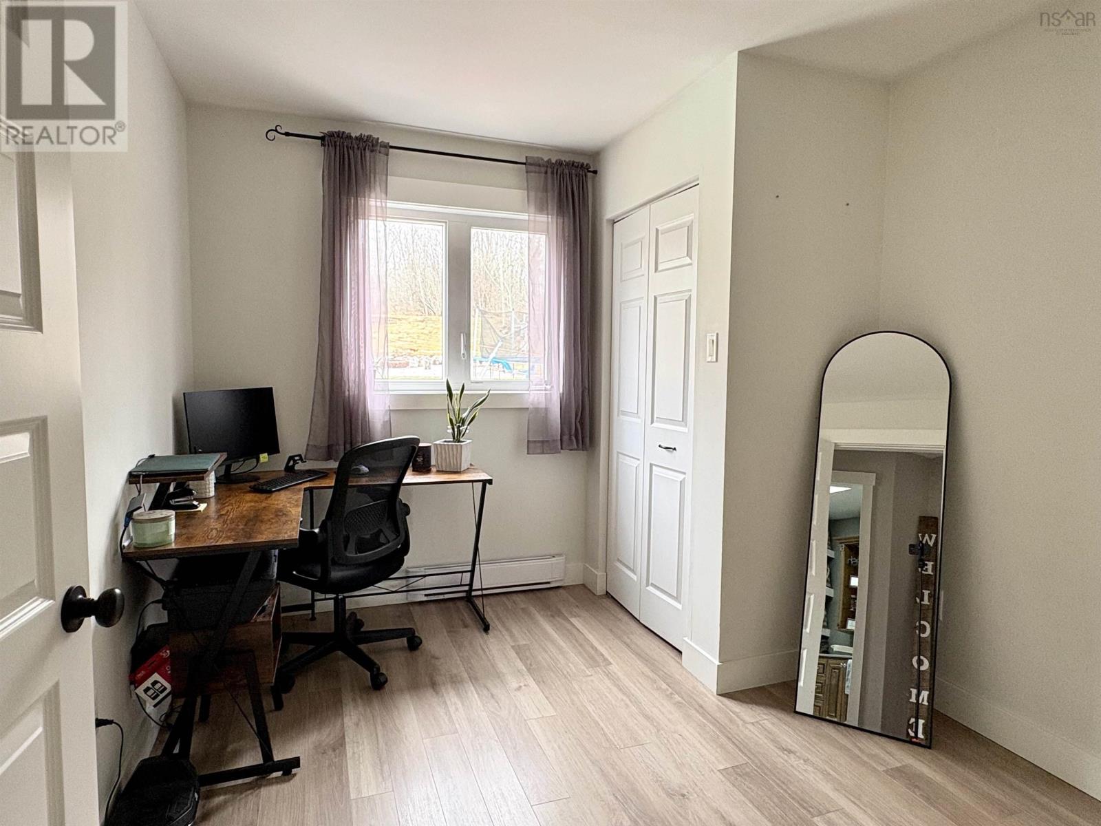 Property 18 of 33 of 128 Highway 1