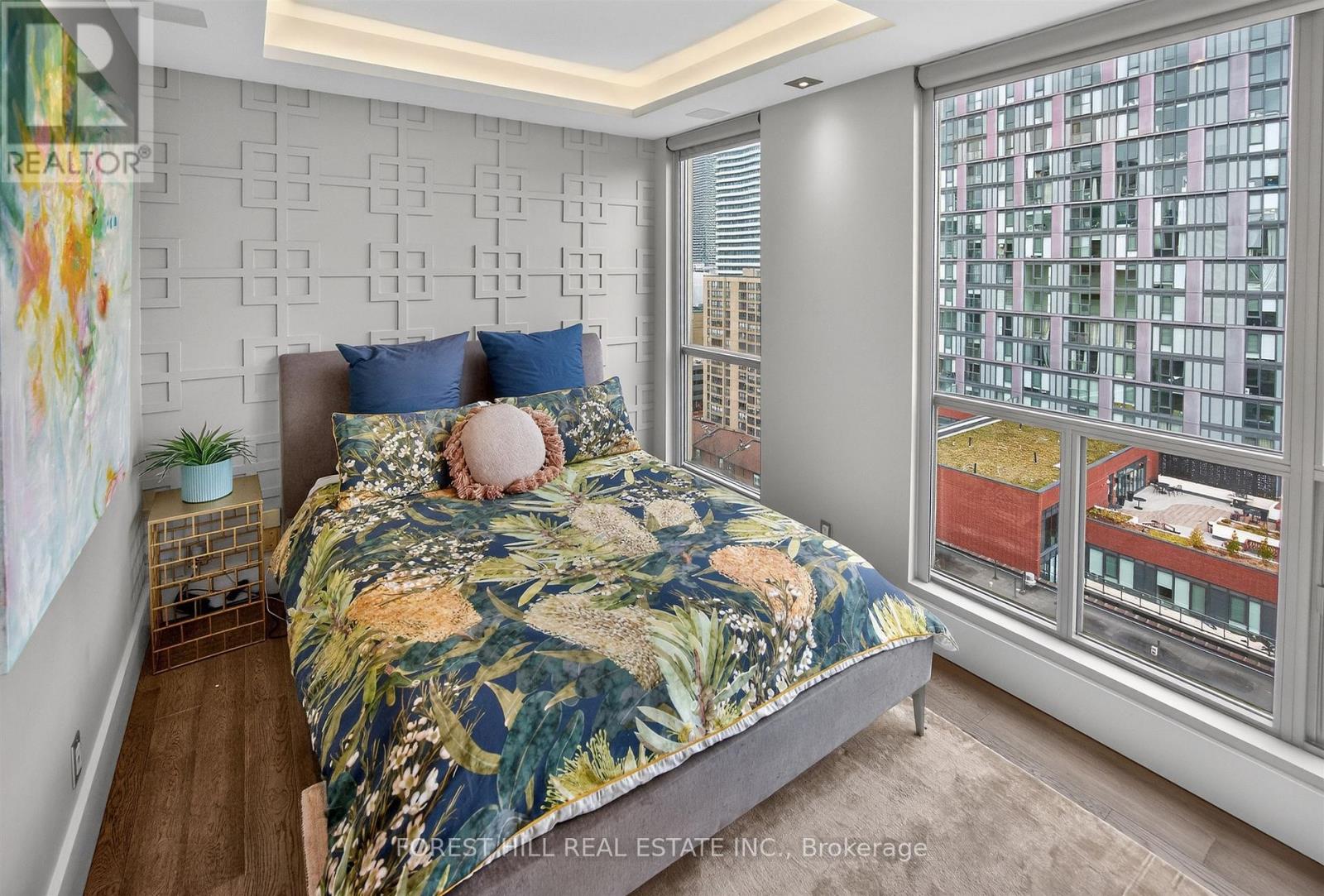 #UP PH 3 298 JARVIS STREET - 20