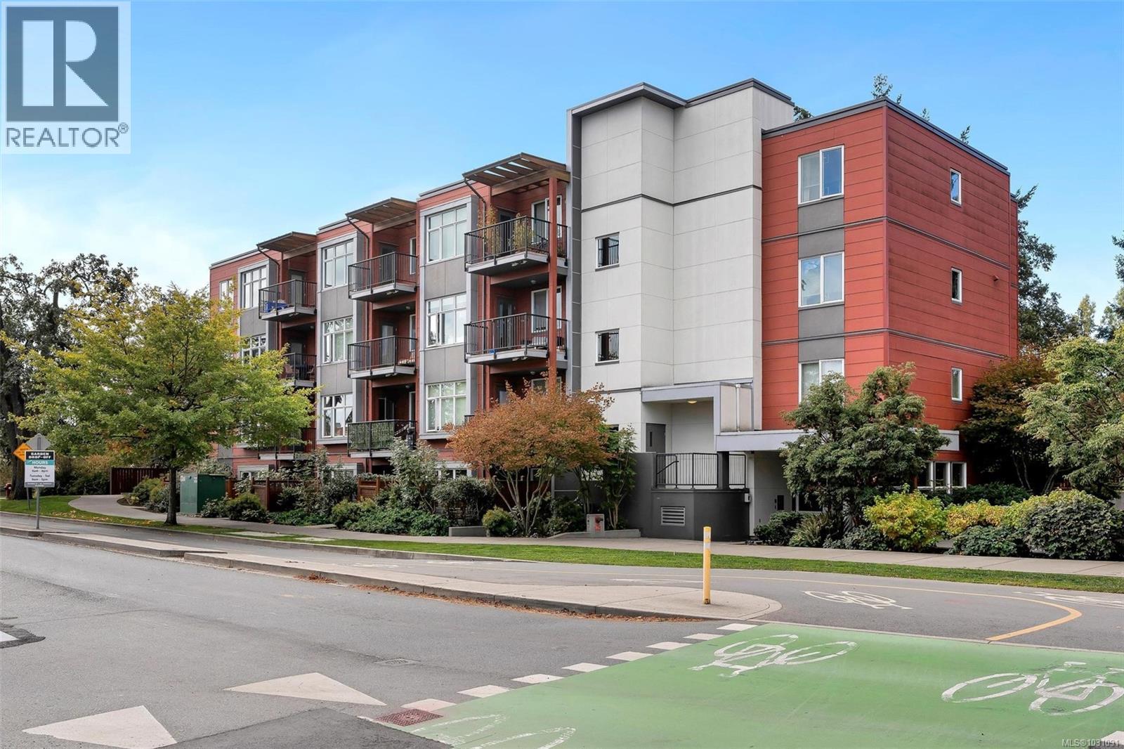 203 4030 Borden Street, Saanich