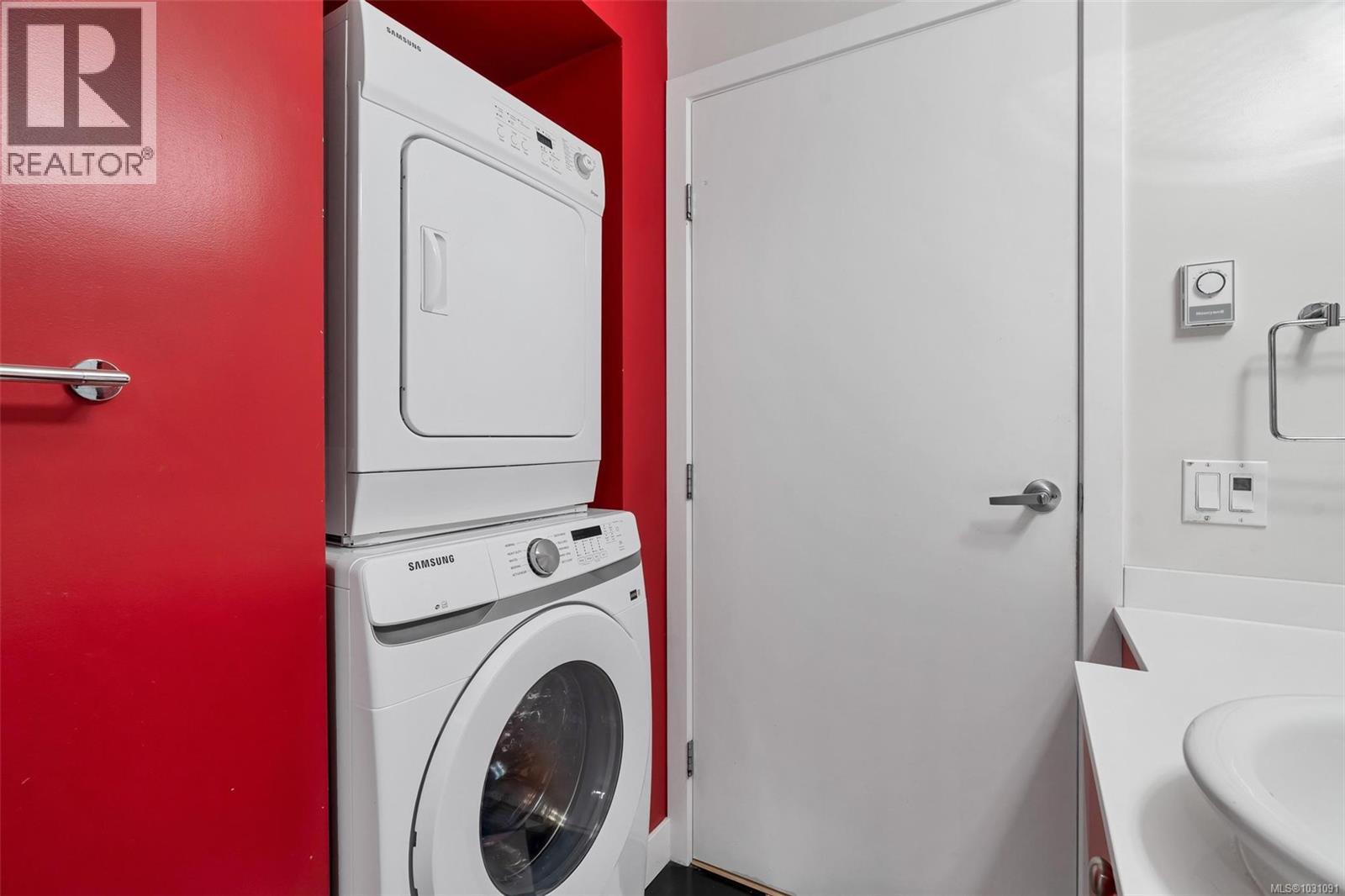 #203 4030 BORDEN ST - 34