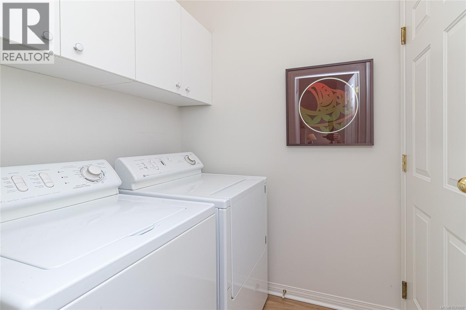 7972 POLO PARK CRES - 37