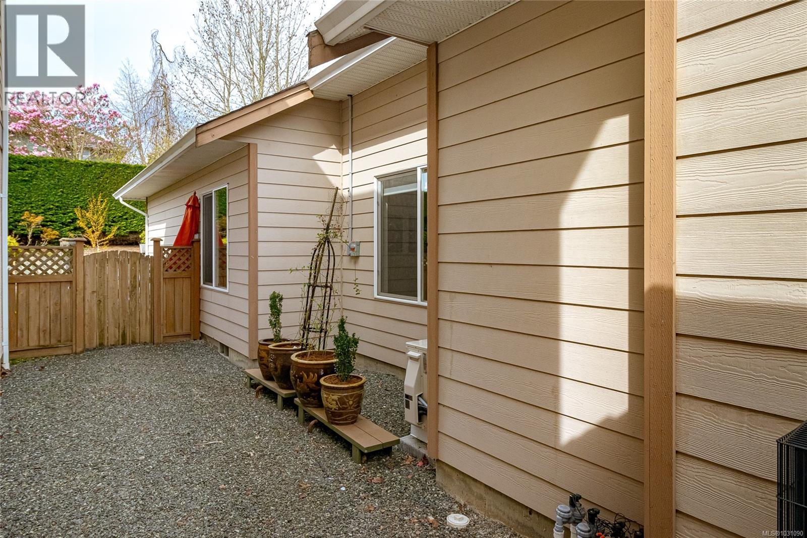 7972 POLO PARK CRES - 41