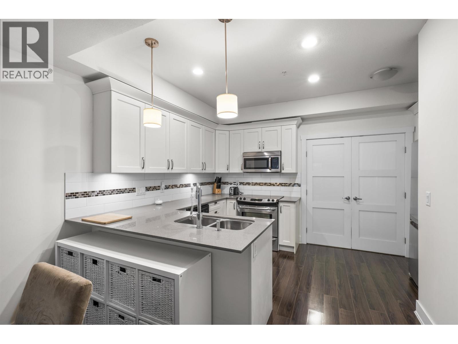 115 828 ROYAL AVENUE, New Westminster