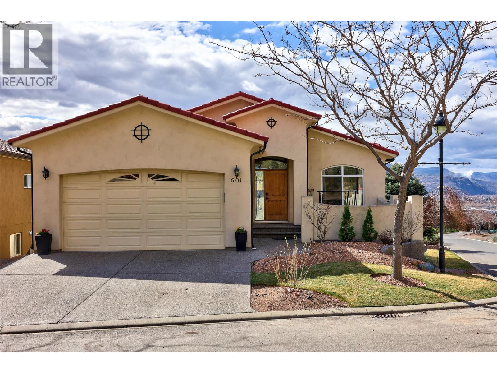 601 ROSEWOOD Lane, Kamloops