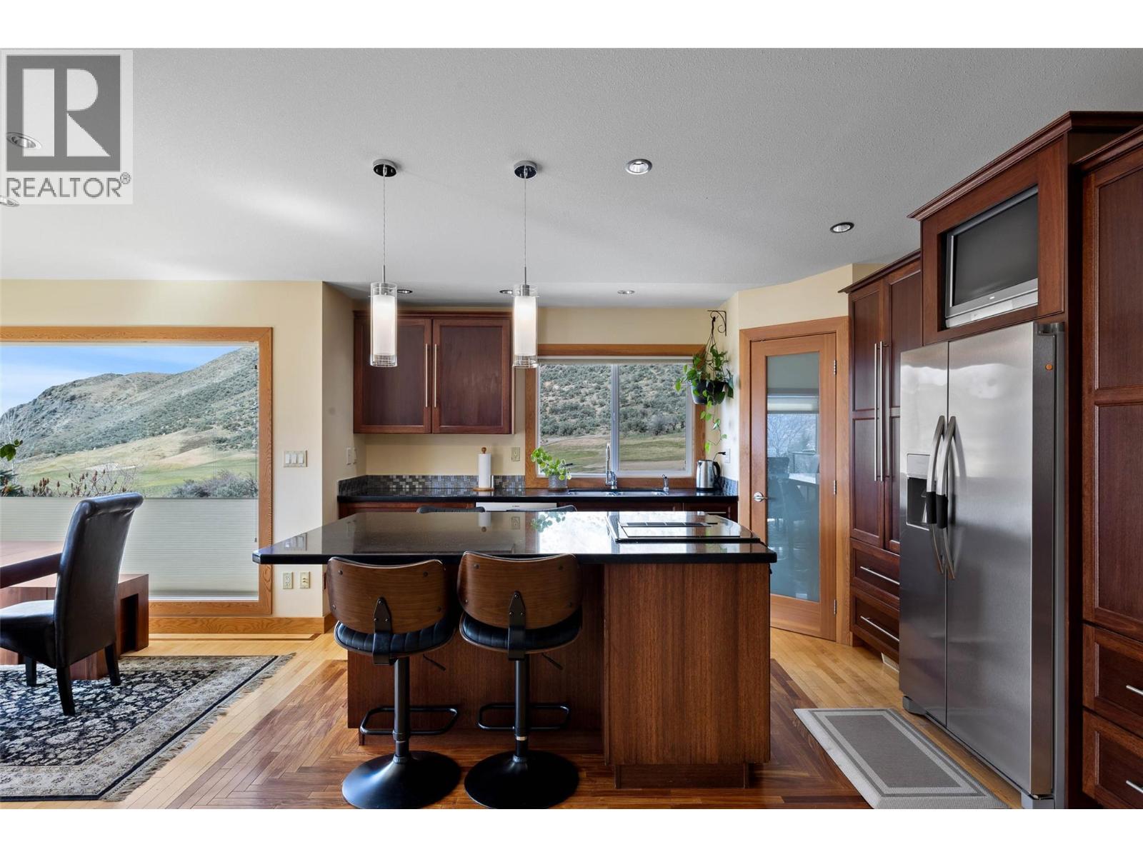 601 ROSEWOOD Lane, Kamloops