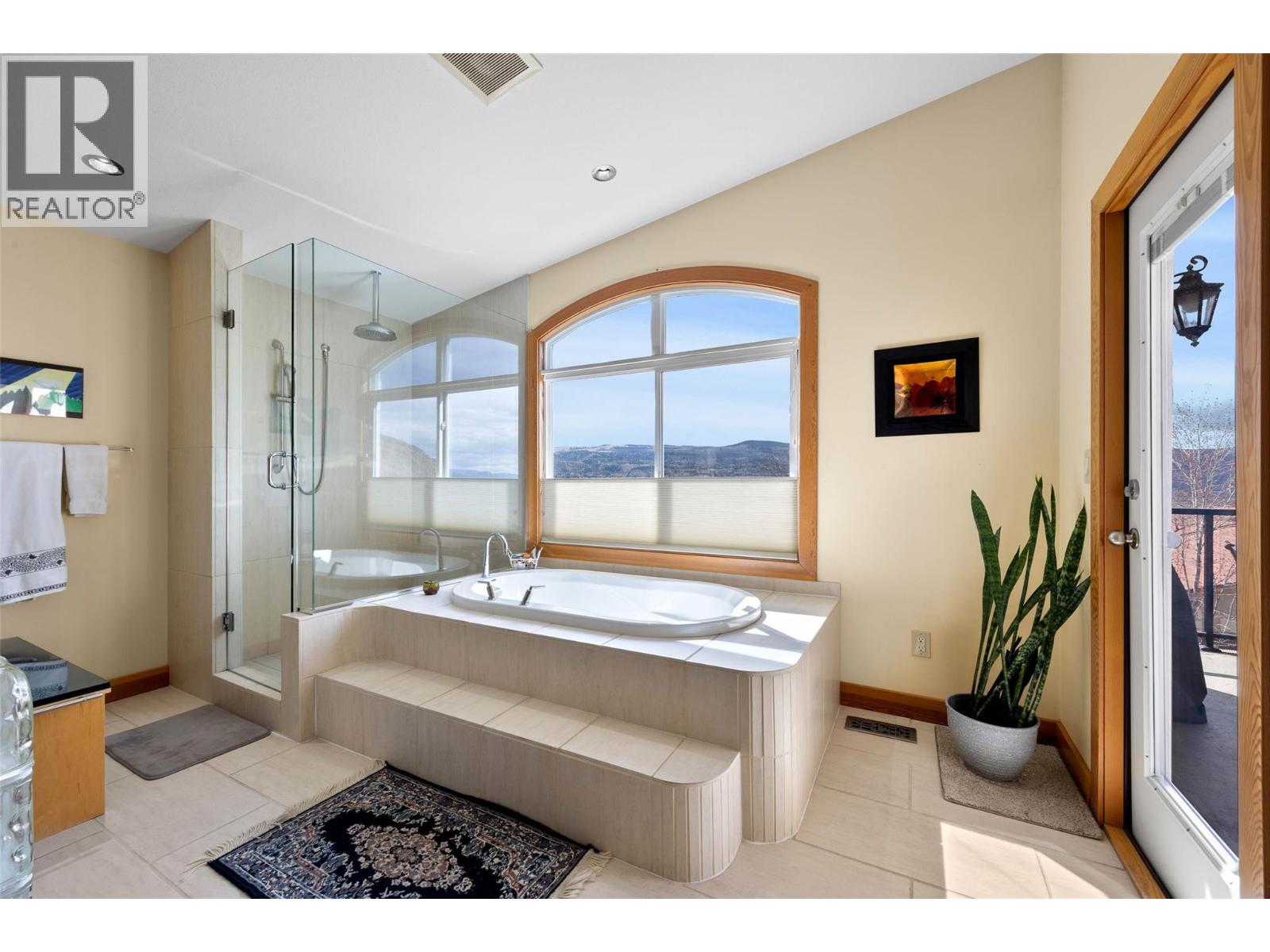 601 ROSEWOOD Lane, Kamloops