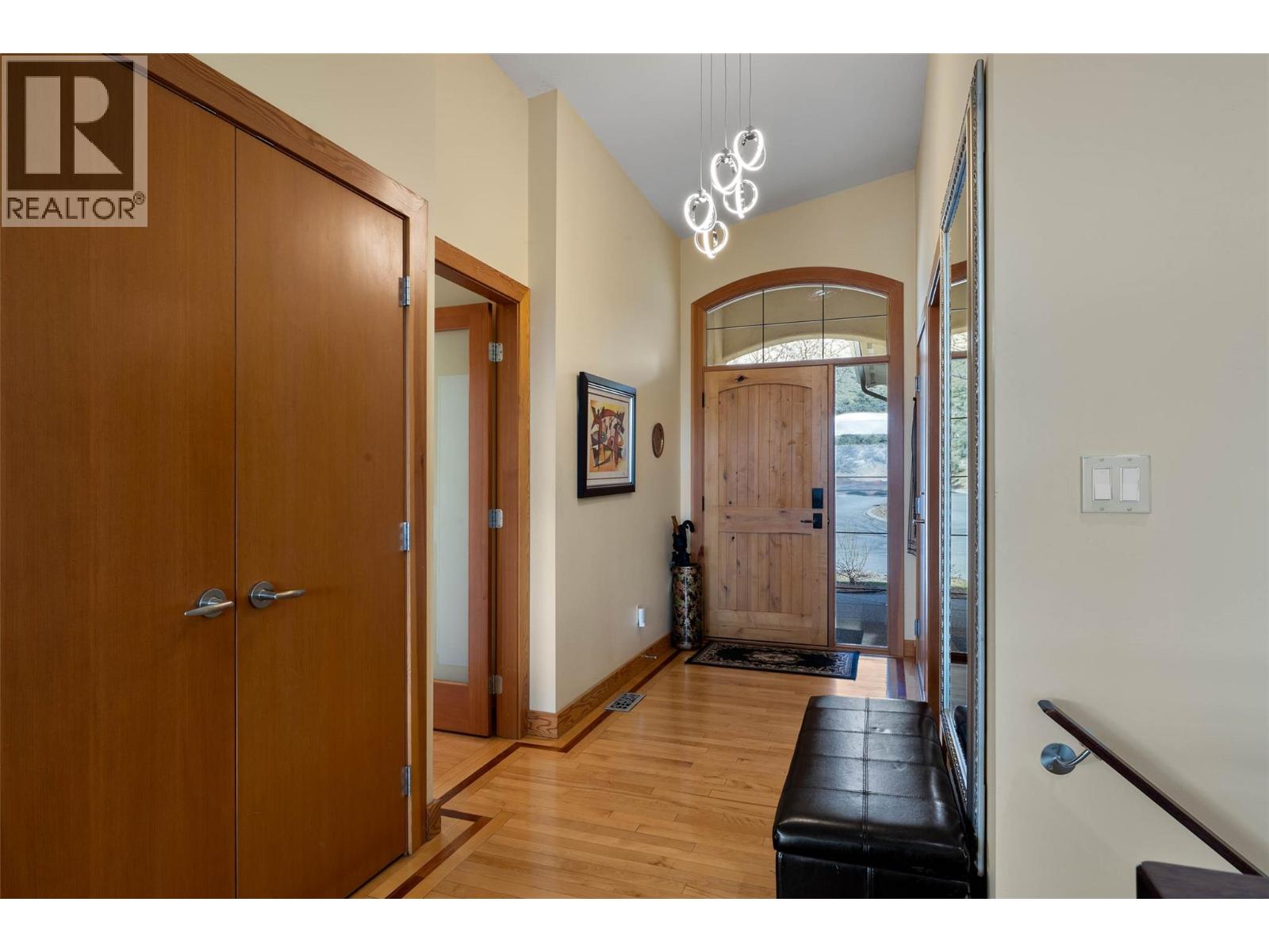 601 ROSEWOOD Lane, Kamloops