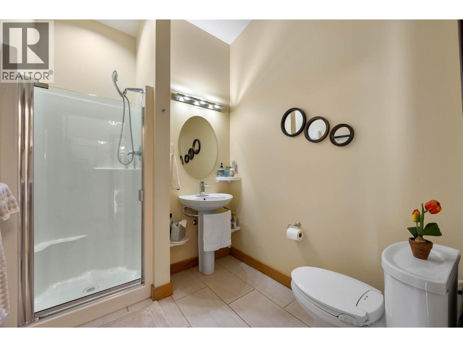 601 ROSEWOOD Lane, Kamloops