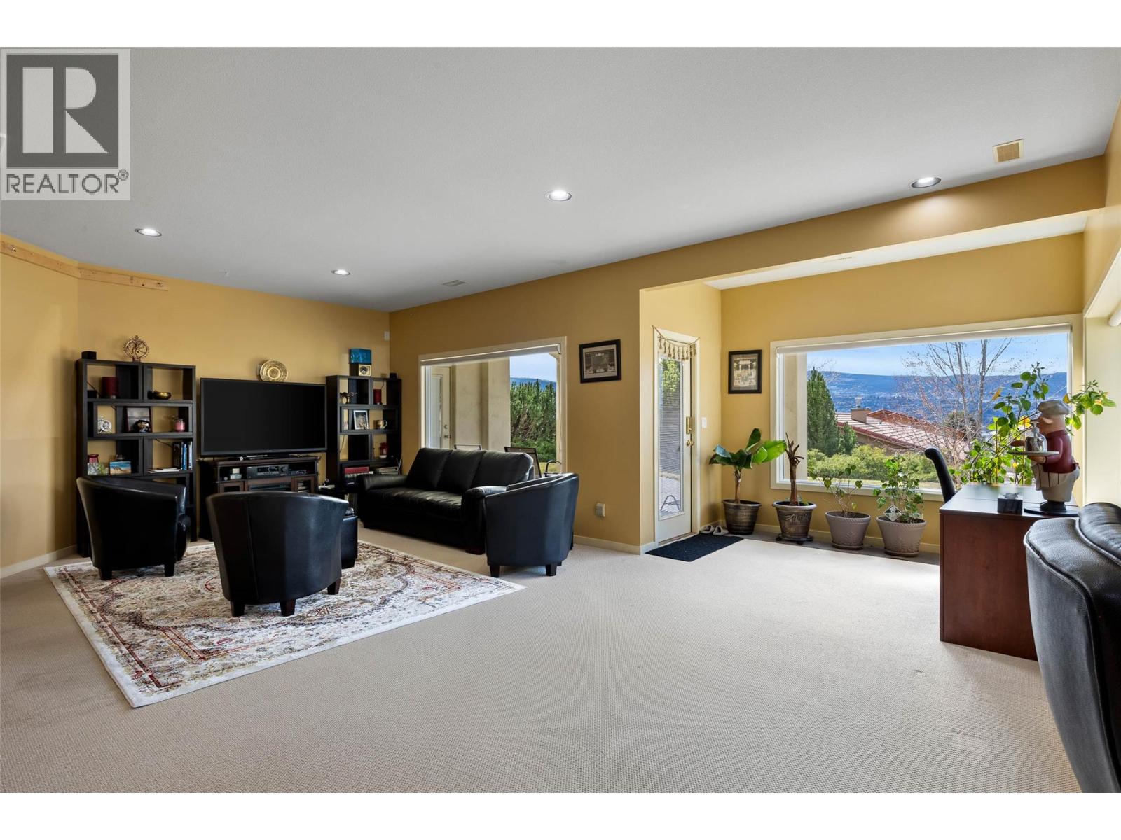 601 ROSEWOOD Lane, Kamloops