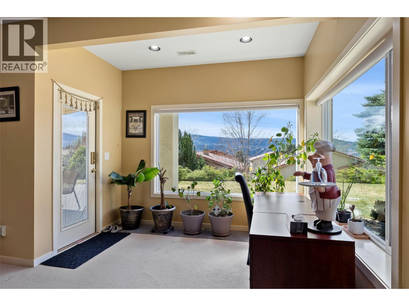 601 ROSEWOOD Lane, Kamloops