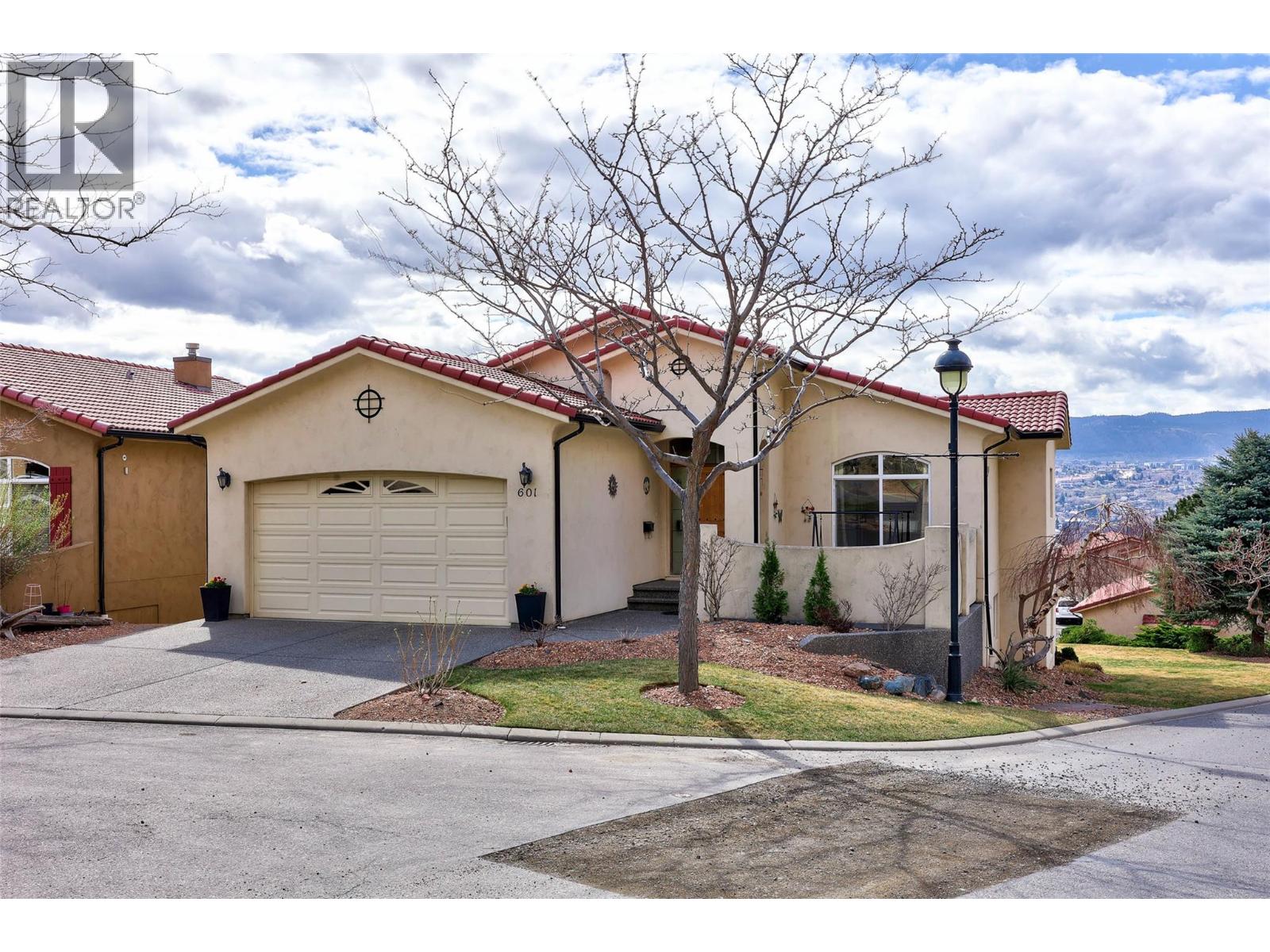 601 ROSEWOOD Lane, Kamloops