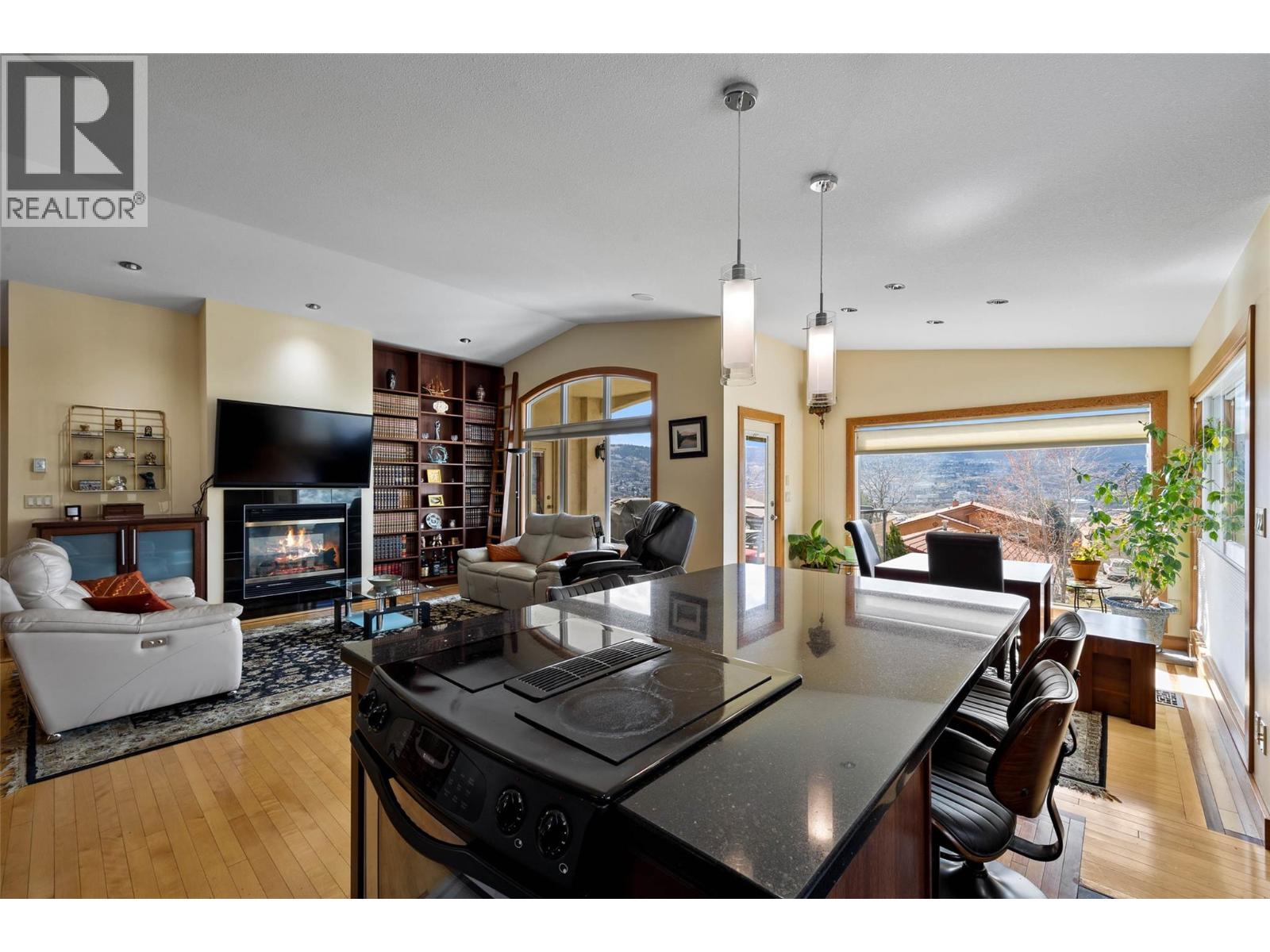 601 ROSEWOOD Lane, Kamloops