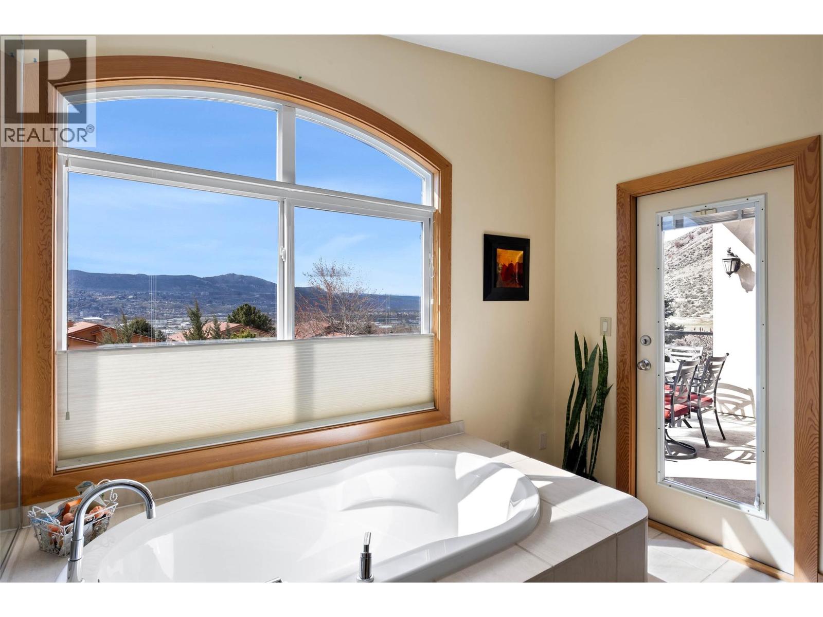 601 ROSEWOOD Lane, Kamloops