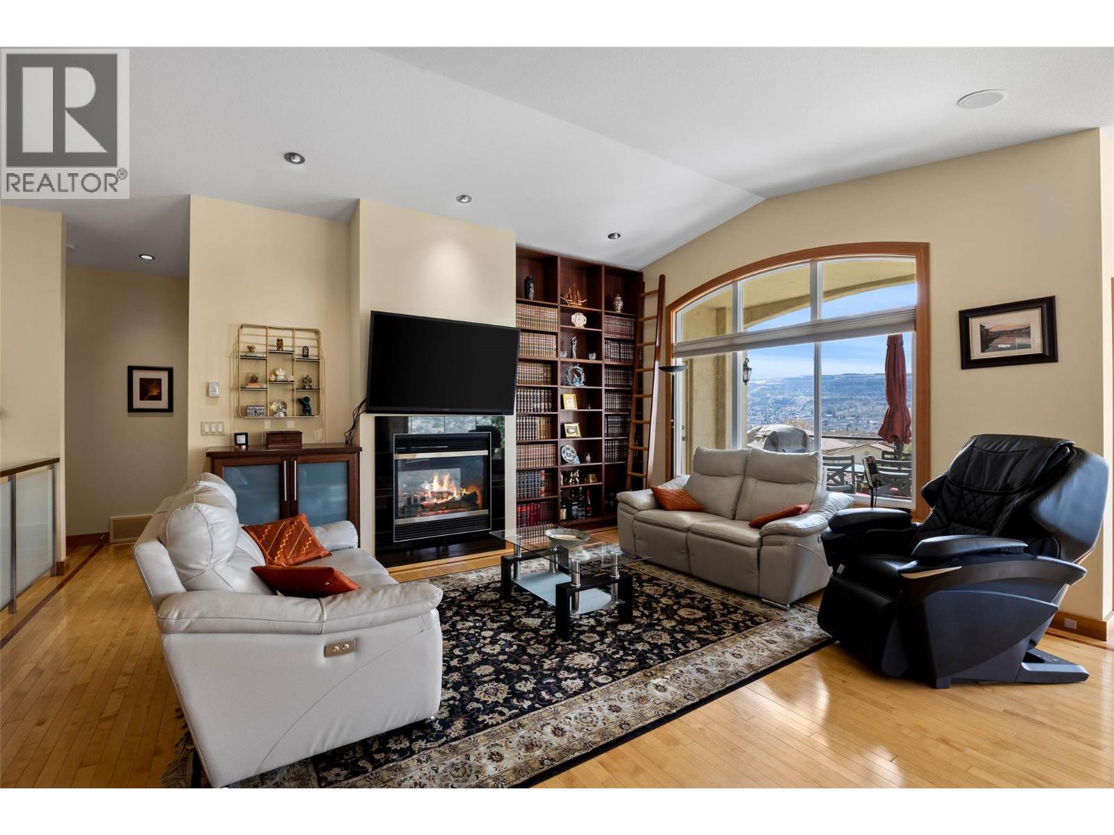 601 ROSEWOOD Lane, Kamloops