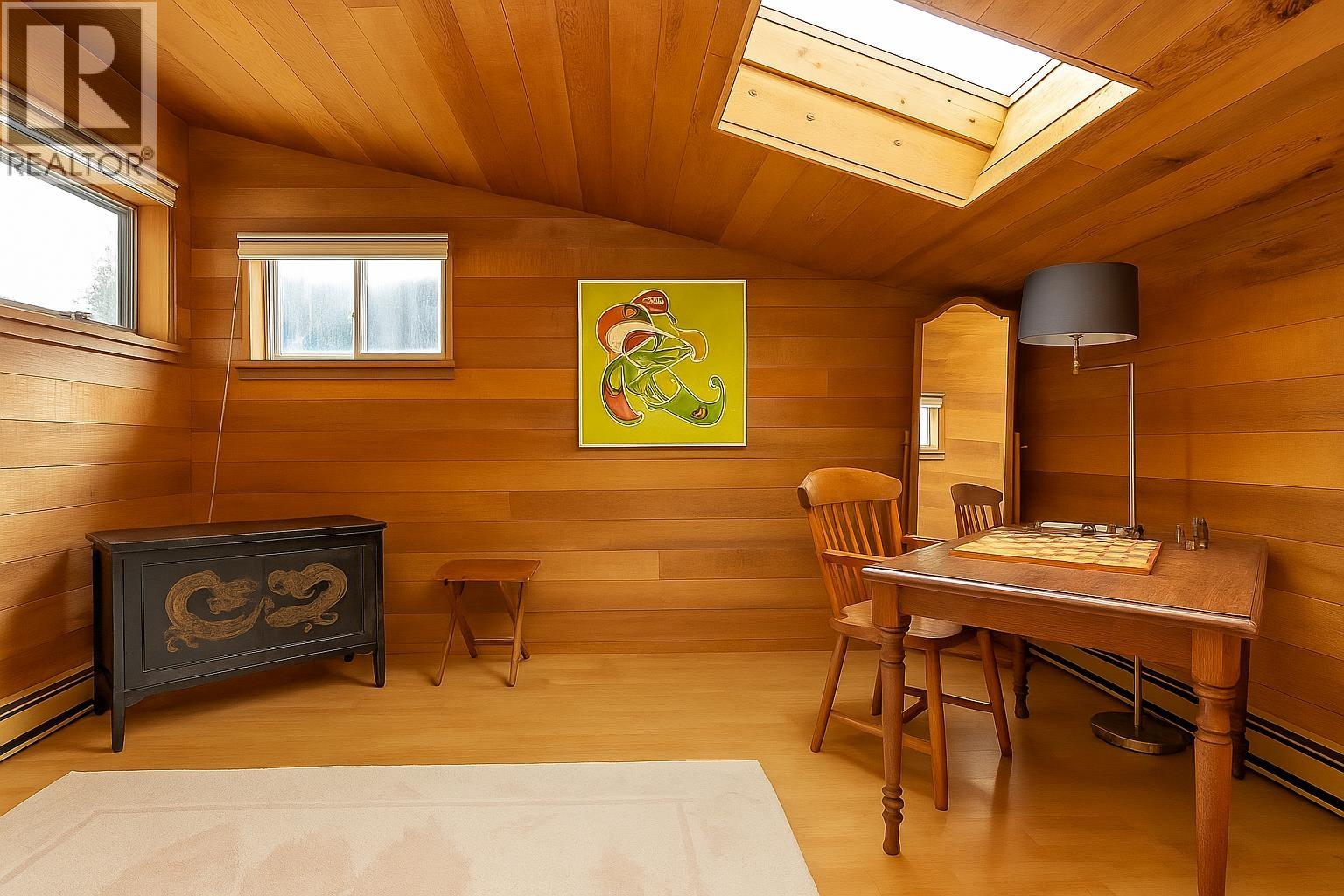 26 BRIGHTON BEACH, North Vancouver