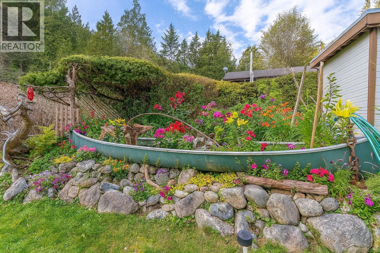 26 BRIGHTON BEACH, North Vancouver