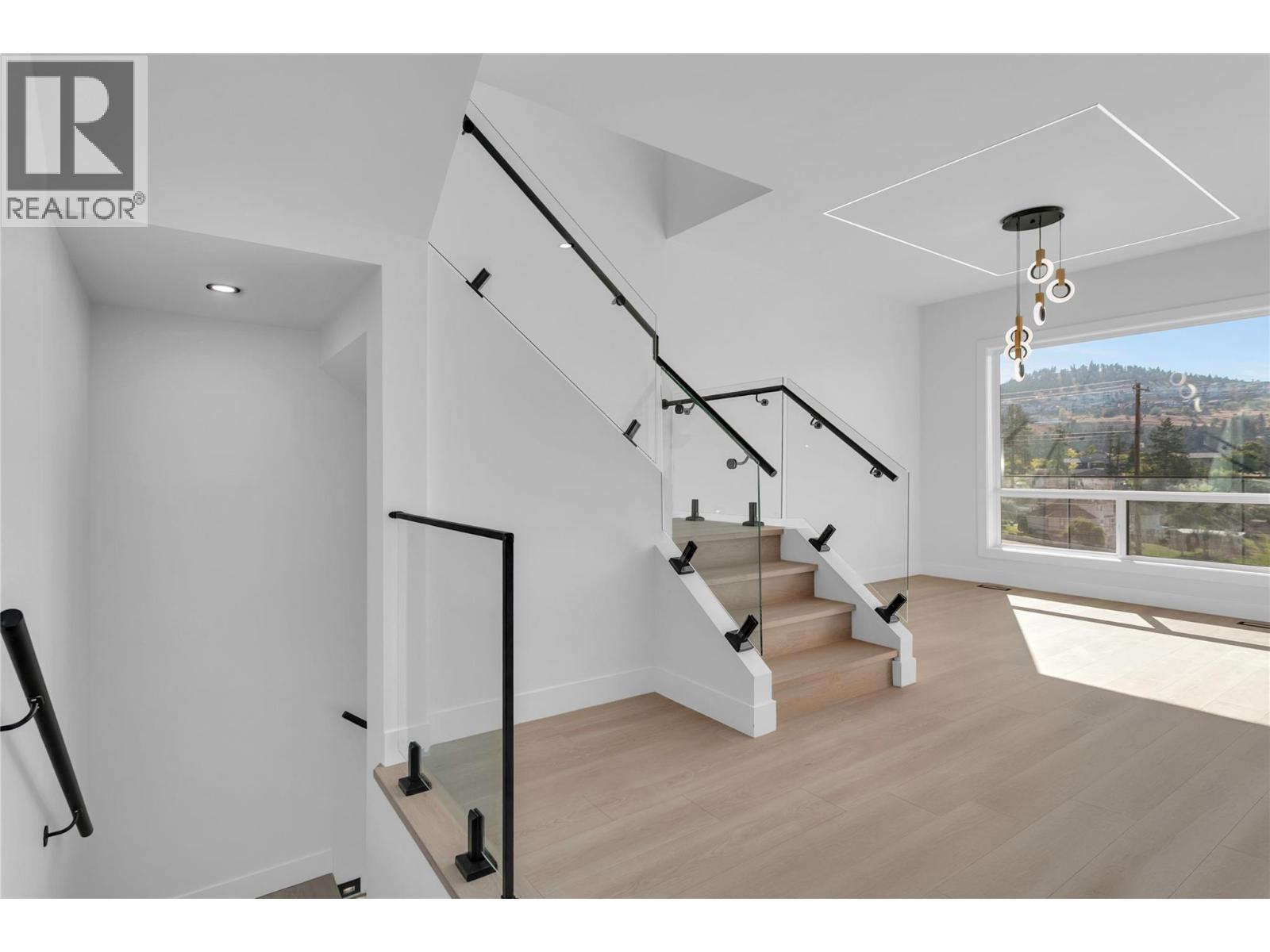 1176 Hume Avenue, Kelowna