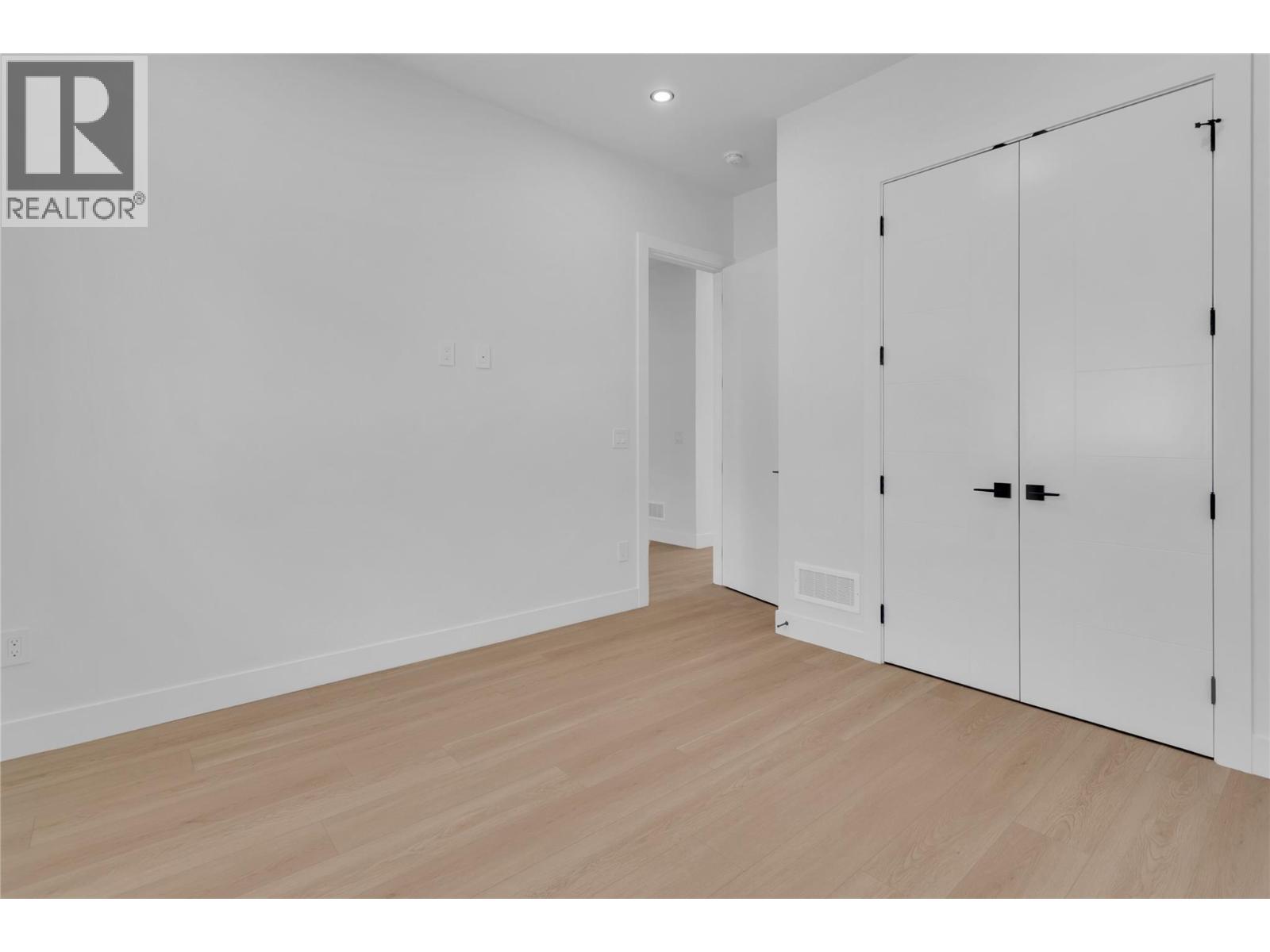 1176 Hume Avenue, Kelowna