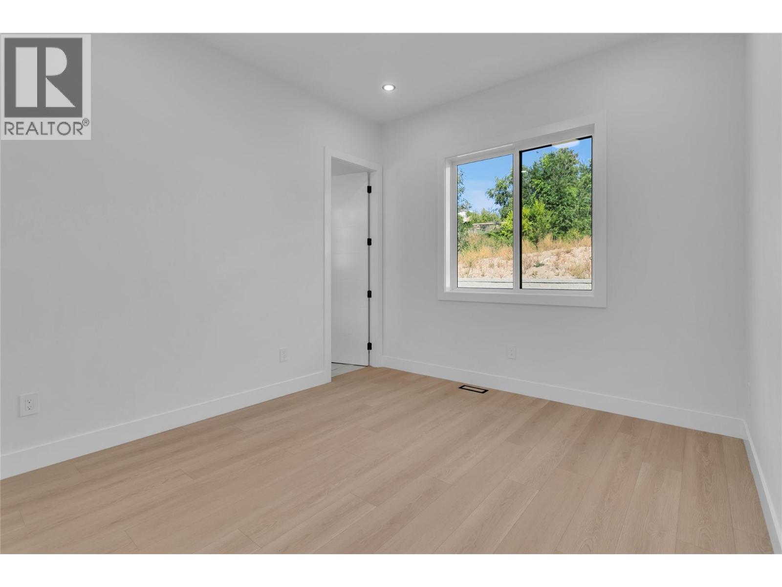 1176 Hume Avenue, Kelowna