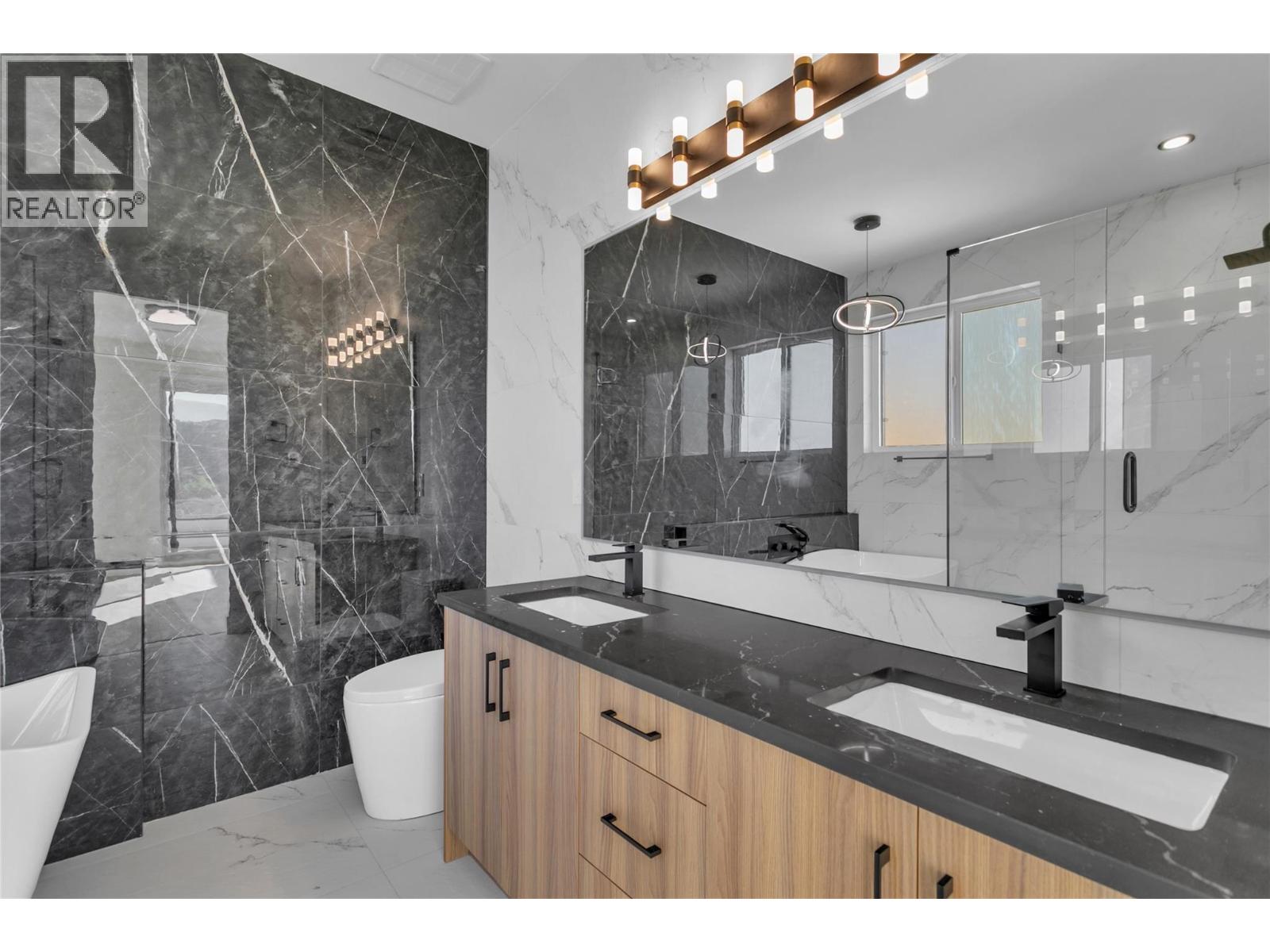 1176 Hume Avenue, Kelowna