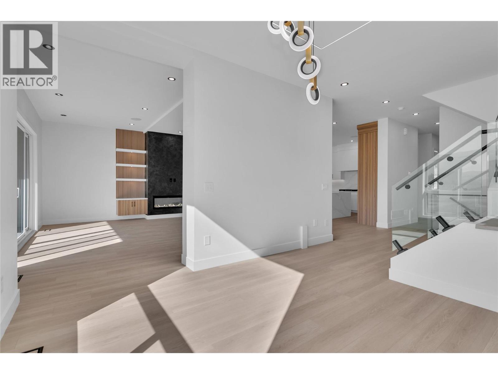 1176 Hume Avenue, Kelowna