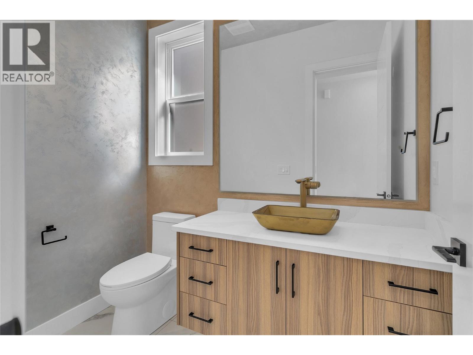 1176 Hume Avenue, Kelowna