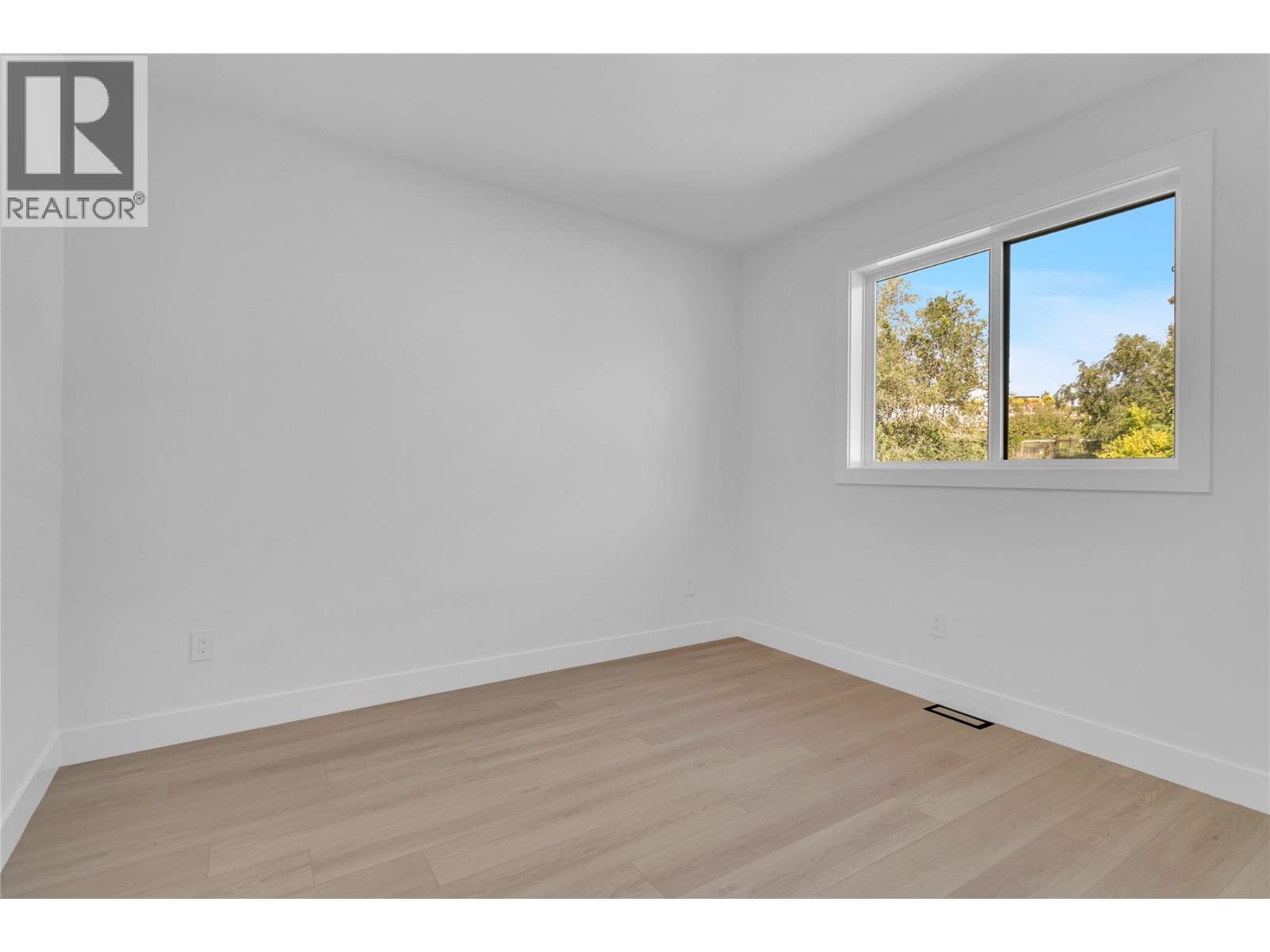 1176 Hume Avenue, Kelowna