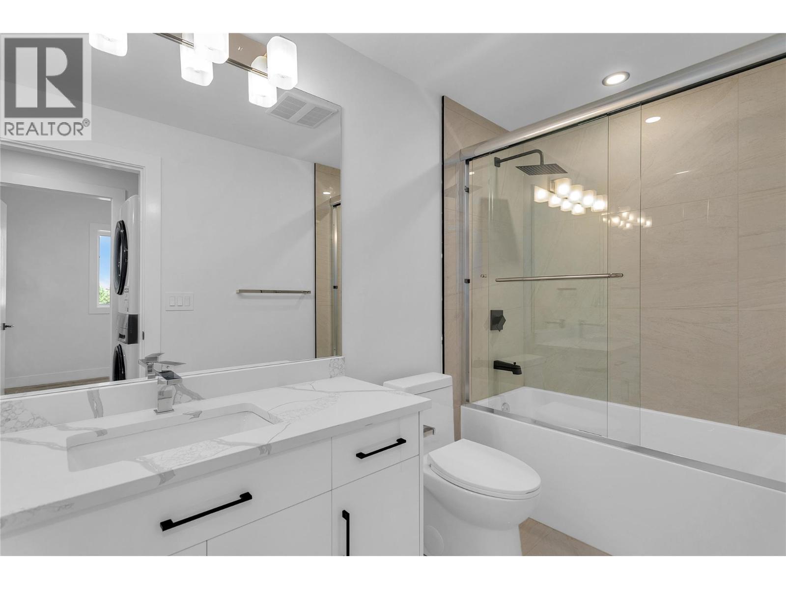 1176 Hume Avenue, Kelowna