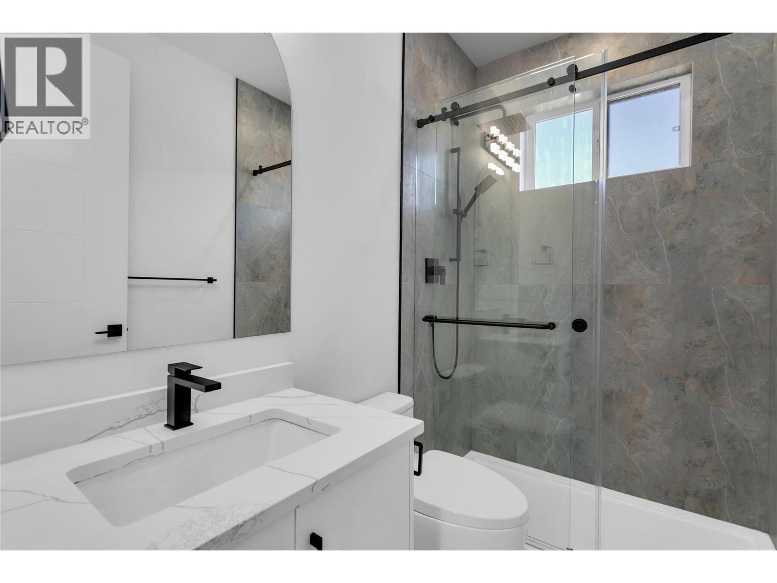 1176 Hume Avenue, Kelowna