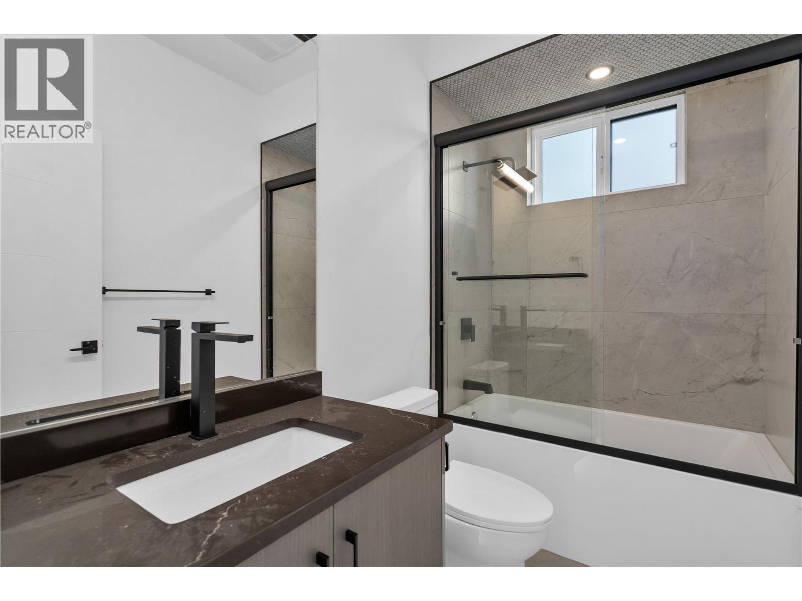 1176 Hume Avenue, Kelowna