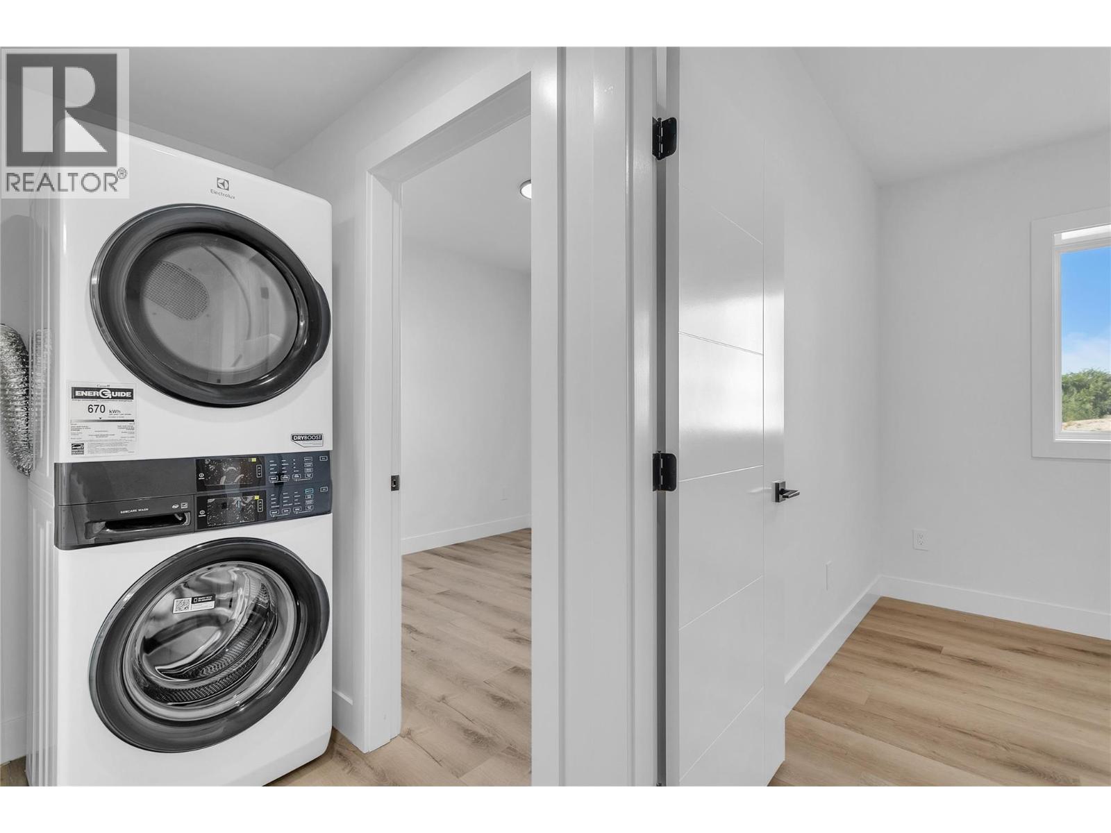 1176 Hume Avenue, Kelowna