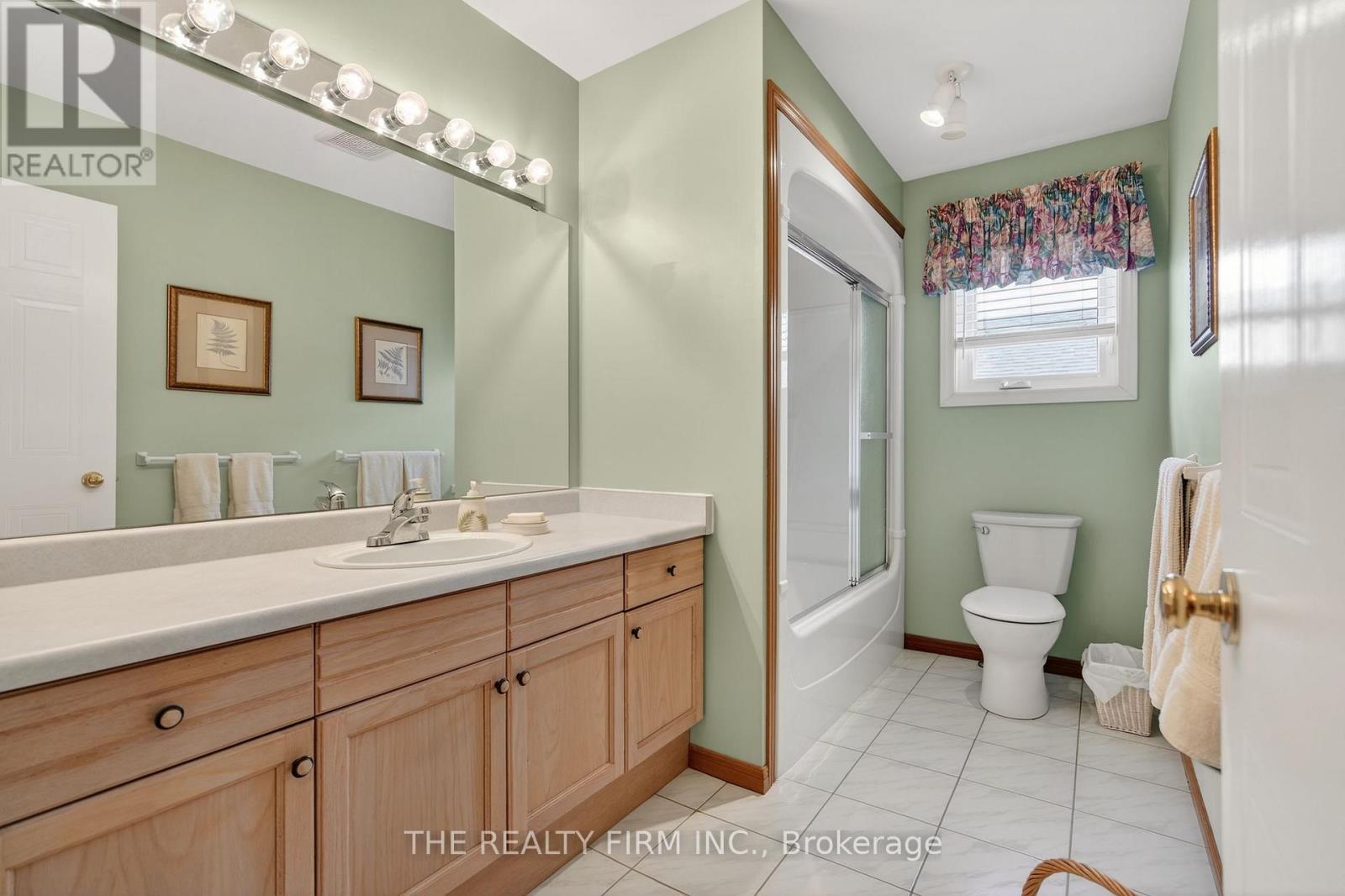 18 EULA WHITE PLACE Property Photo