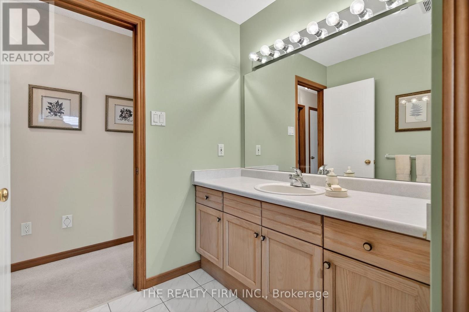 18 EULA WHITE PLACE Property Photo