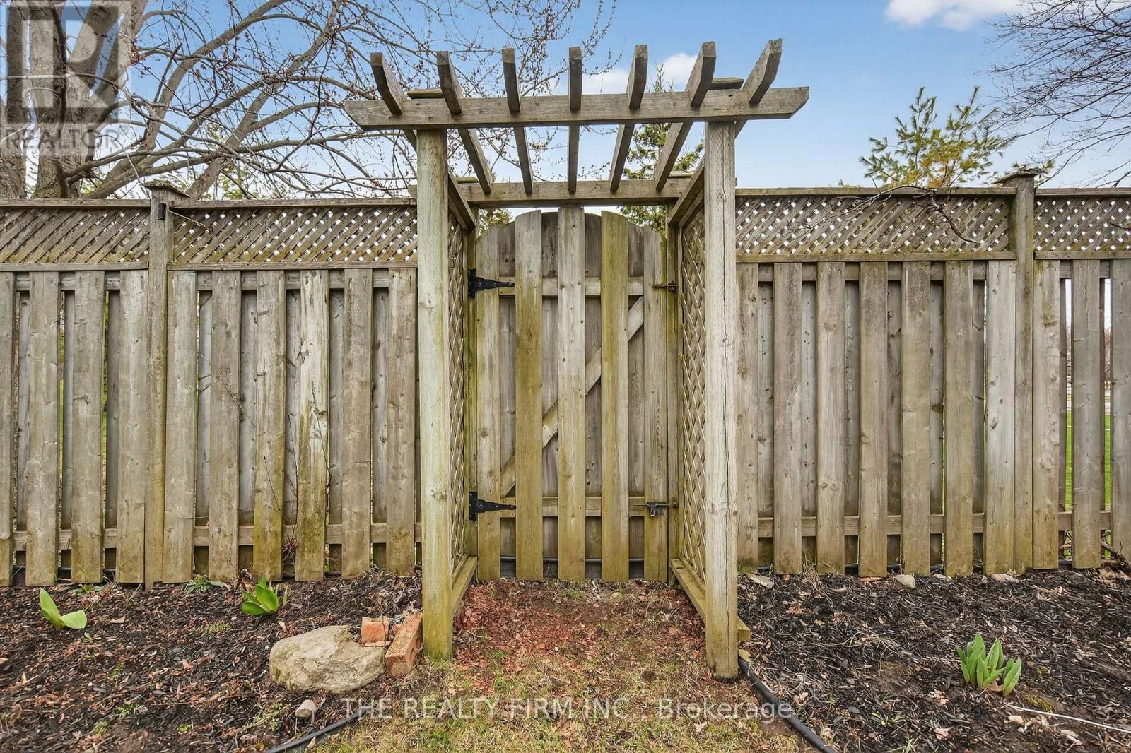 18 EULA WHITE PLACE Property Photo