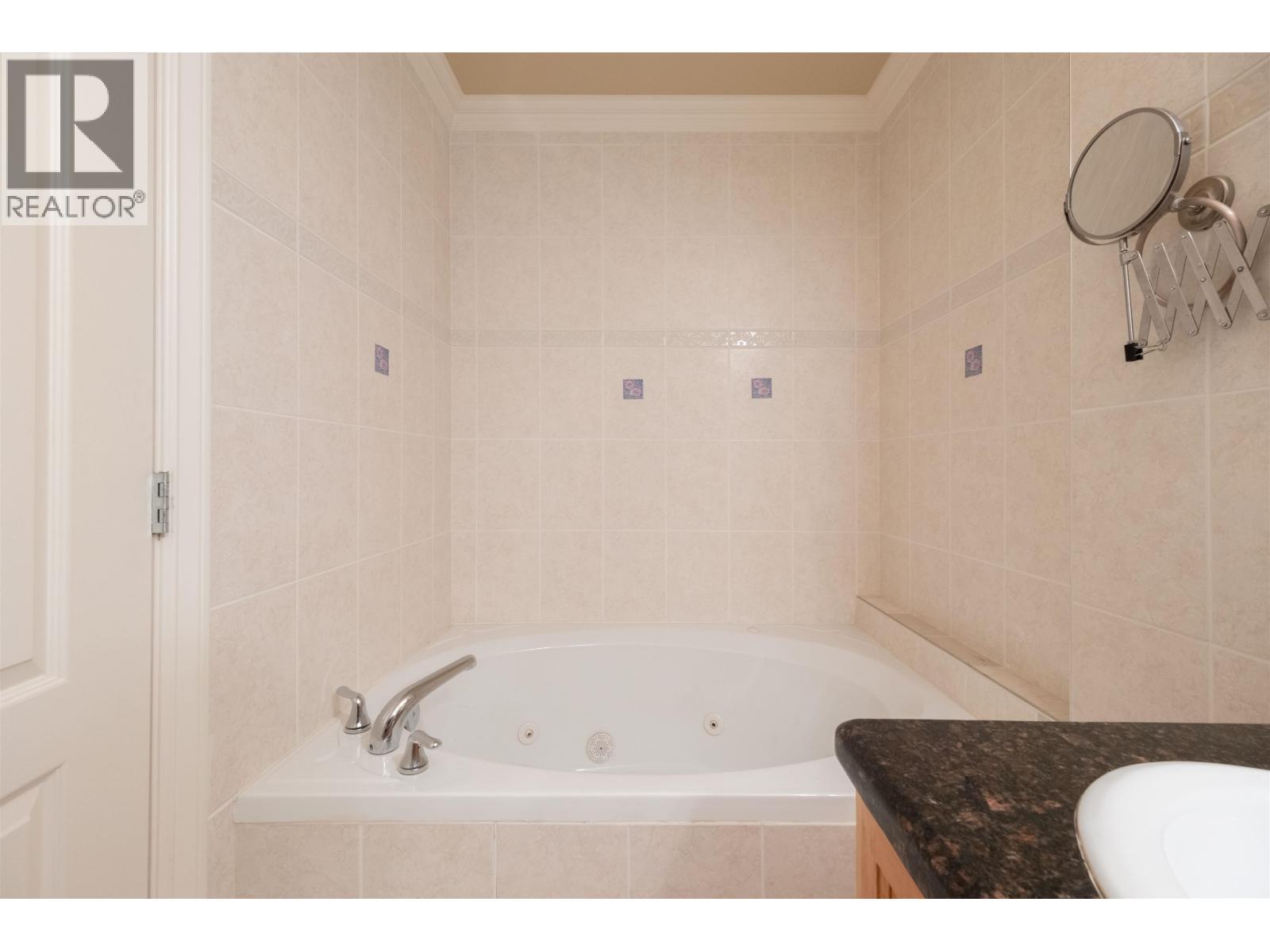 6 7188 BLUNDELL ROAD, Richmond