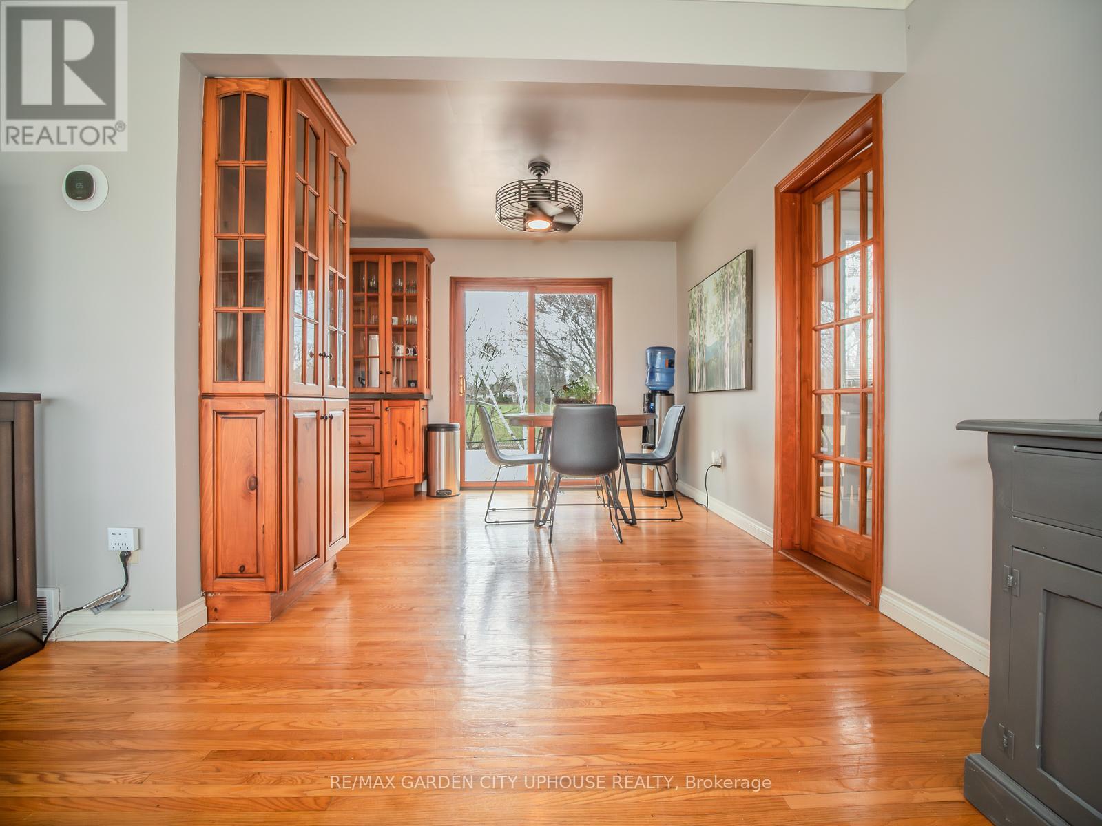 46 STRATHCONA DRIVE - 6