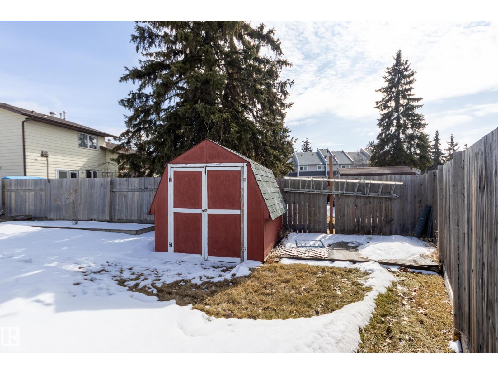 2058 74 ST NW, Edmonton