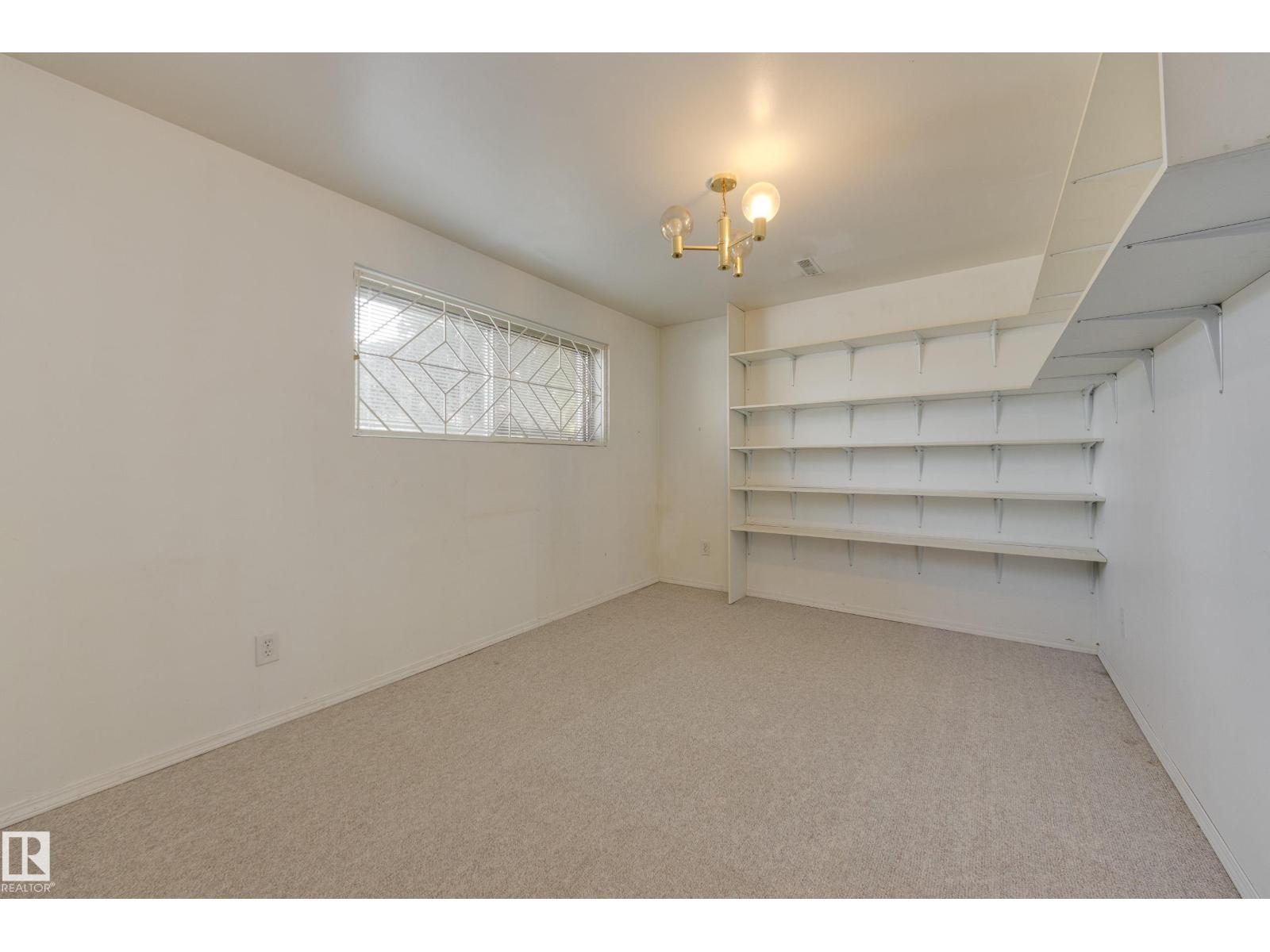 2058 74 ST NW, Edmonton