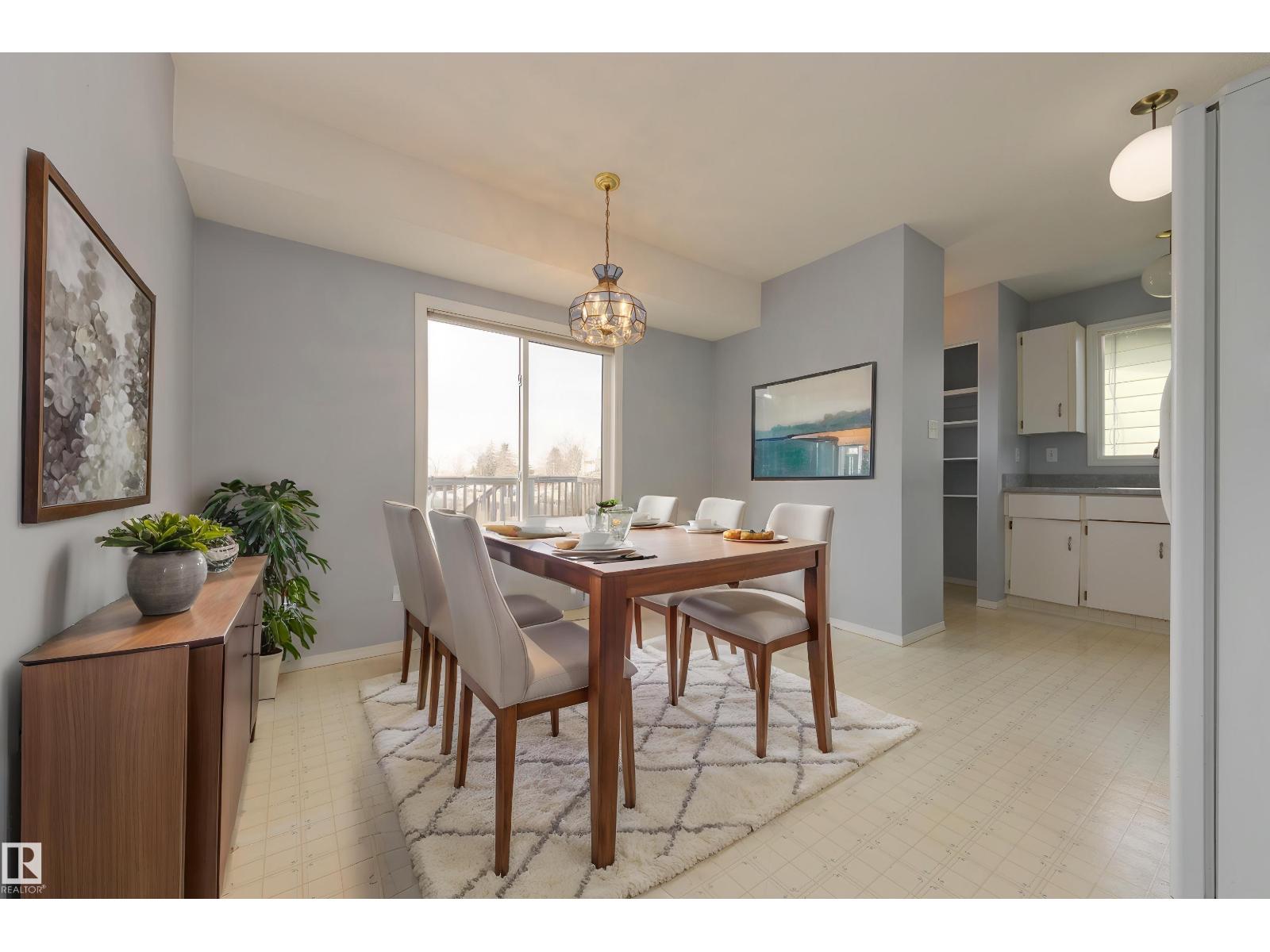 2058 74 ST NW, Edmonton