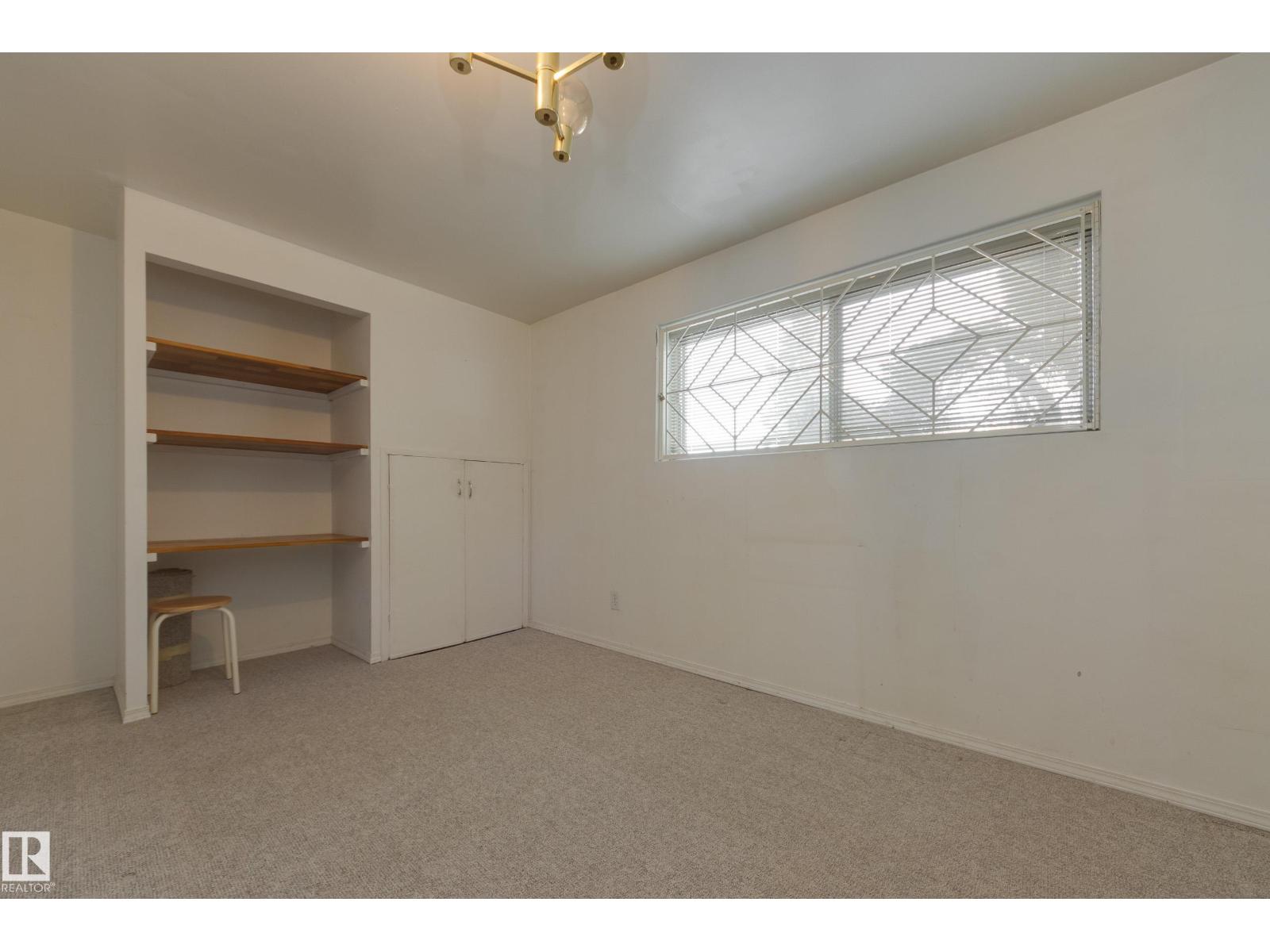 2058 74 ST NW, Edmonton