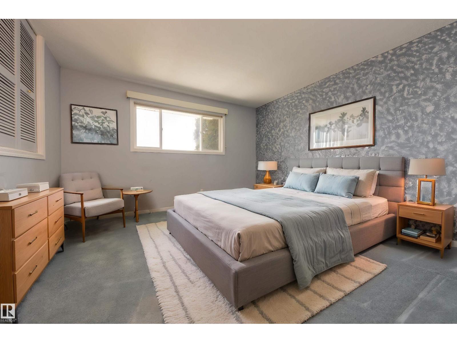 2058 74 ST NW, Edmonton