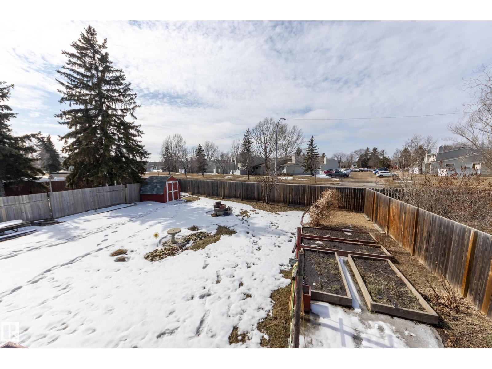 2058 74 ST NW, Edmonton