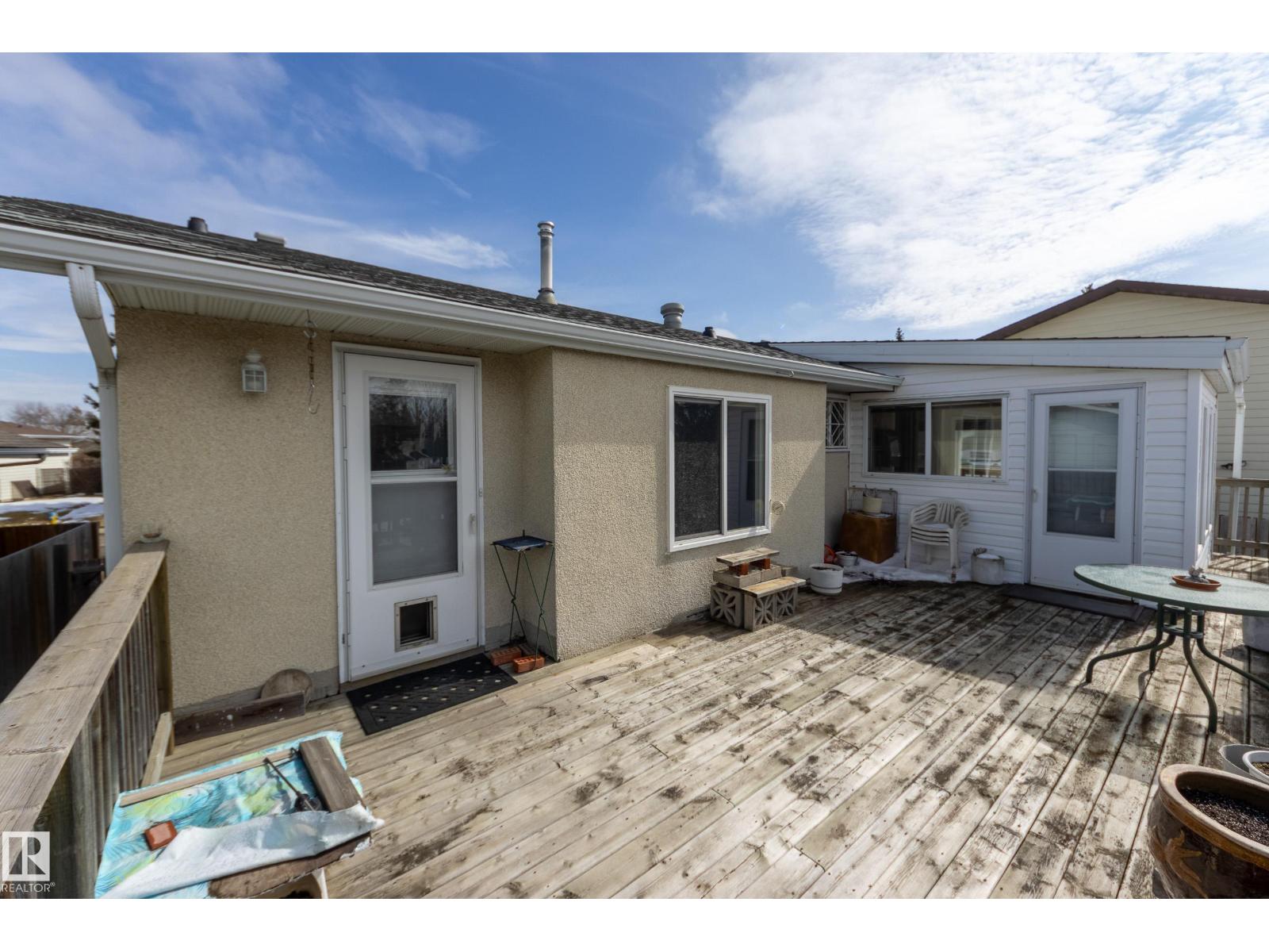 2058 74 ST NW, Edmonton