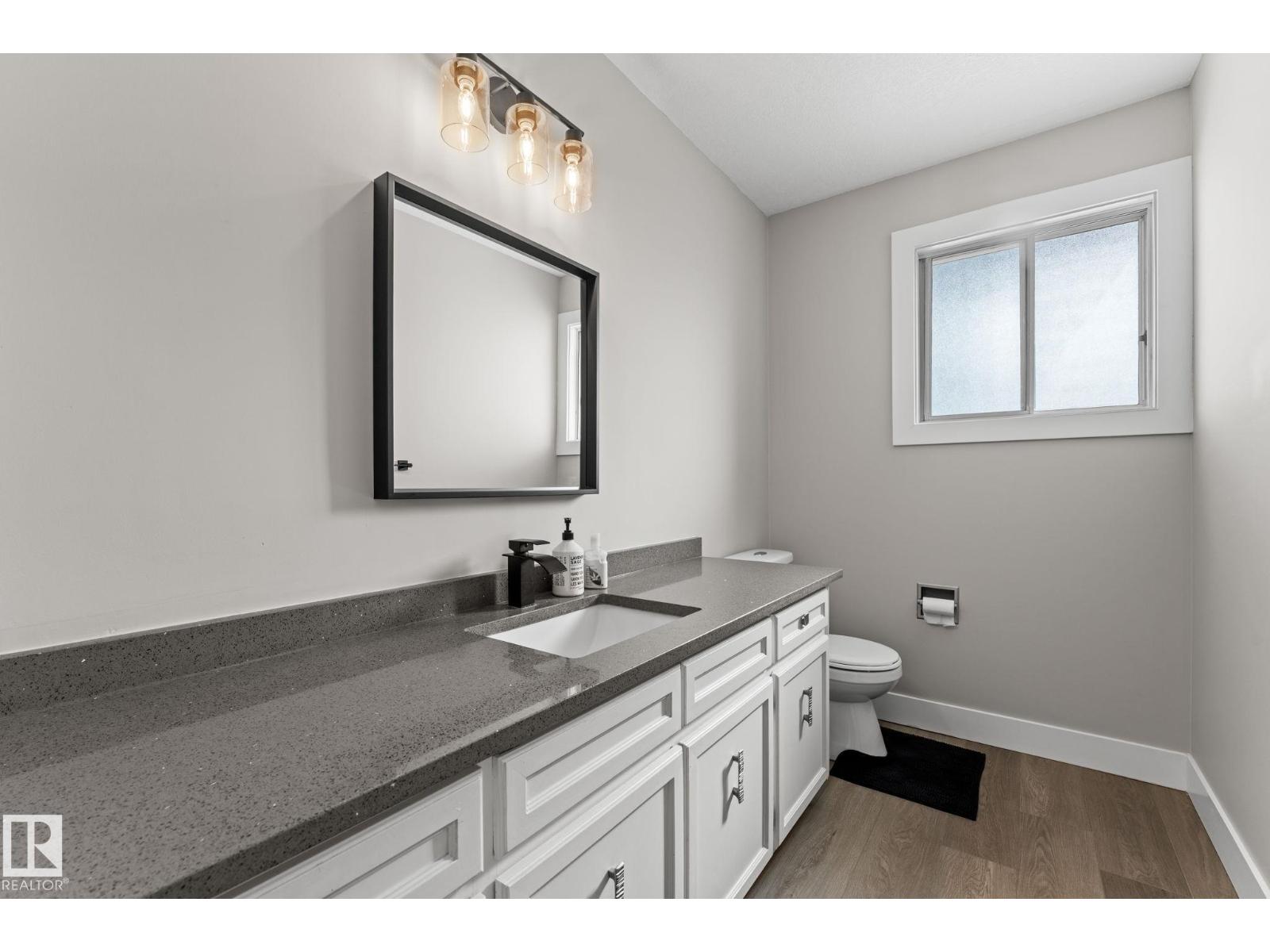 10673 161 AV NW, Edmonton