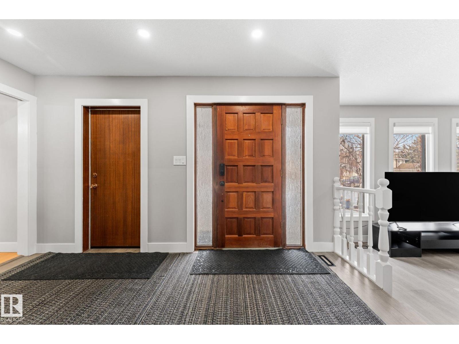 10673 161 AV NW, Edmonton