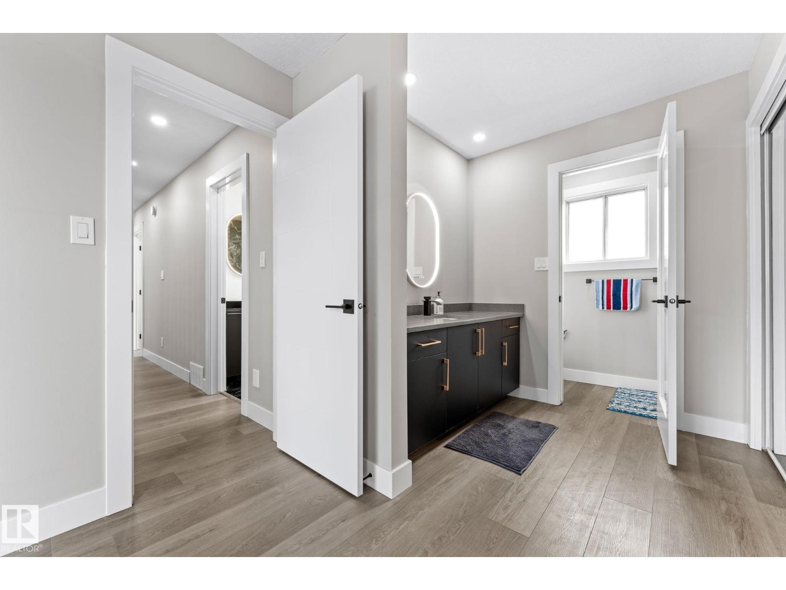 10673 161 AV NW, Edmonton