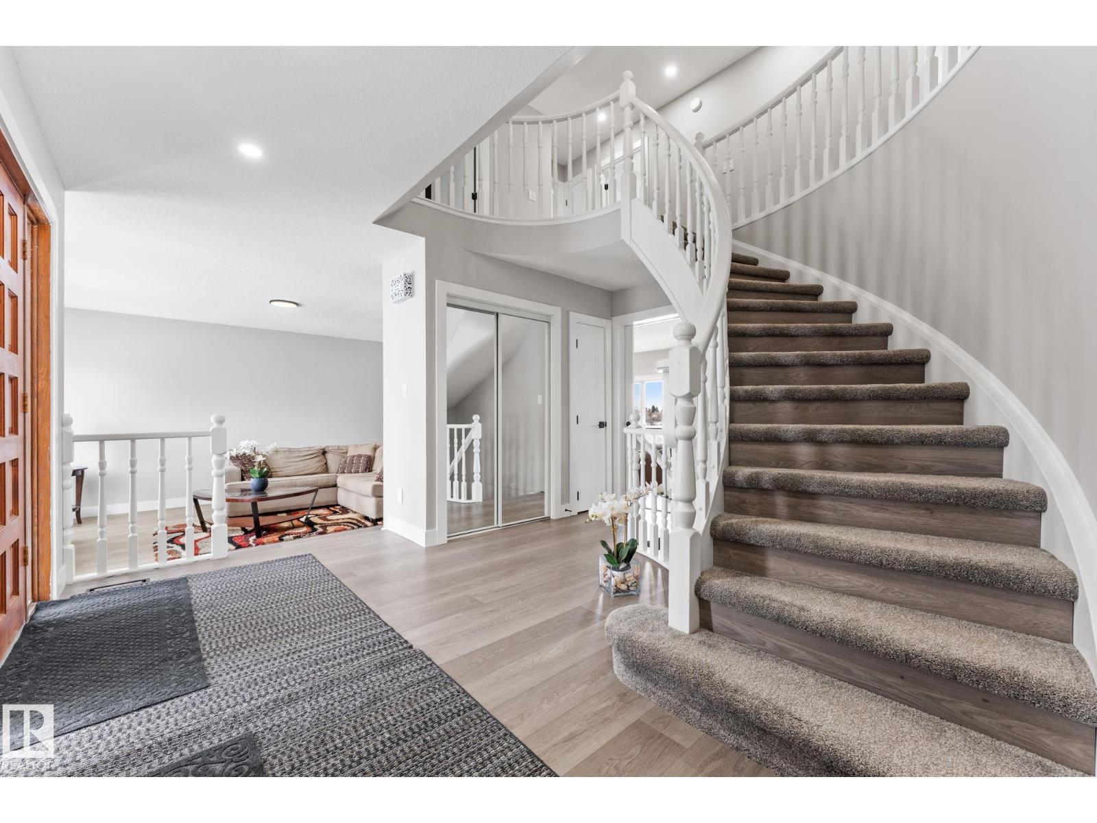 10673 161 AV NW, Edmonton